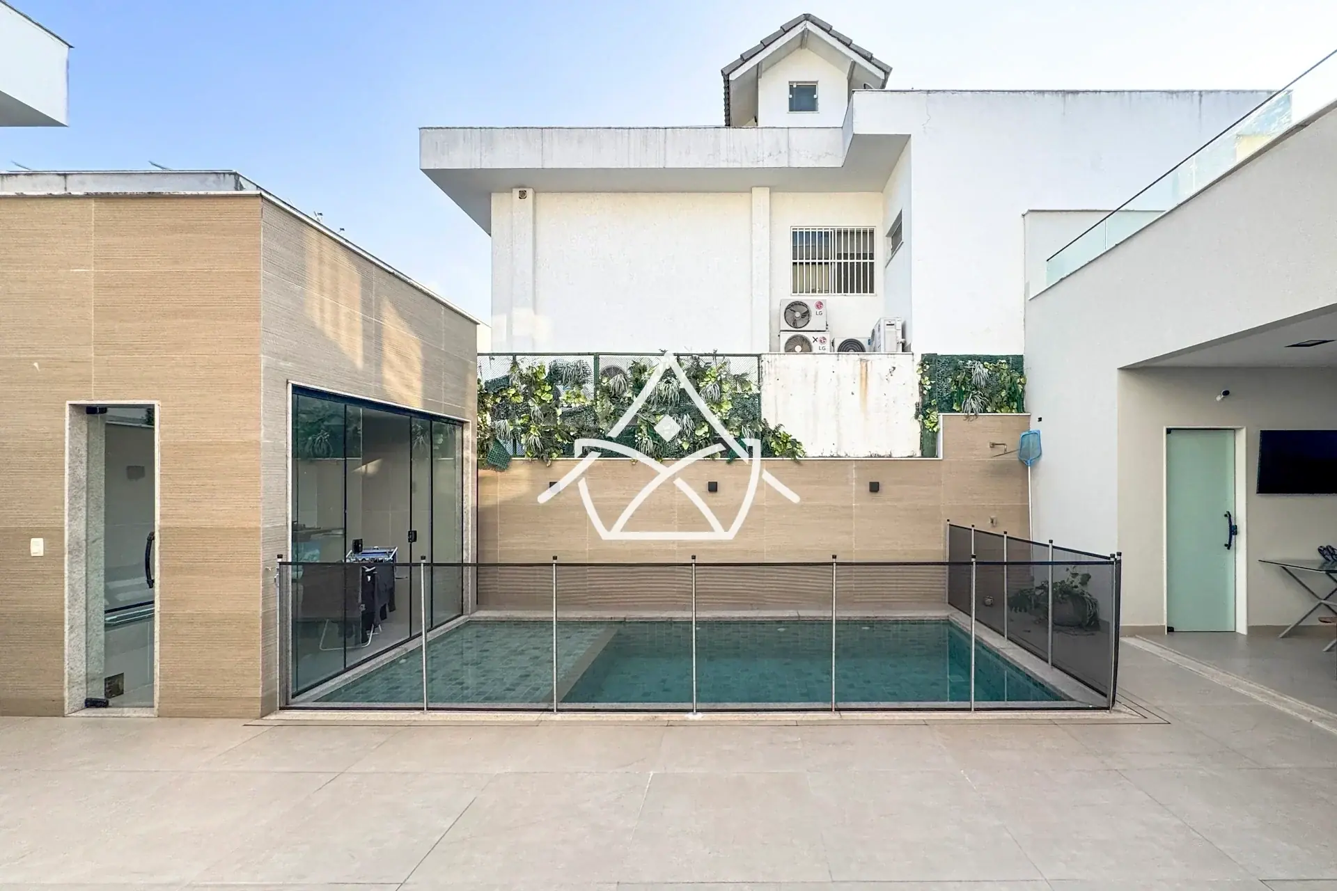 Casa de 3 andares no Recreio dos Bandeirantes