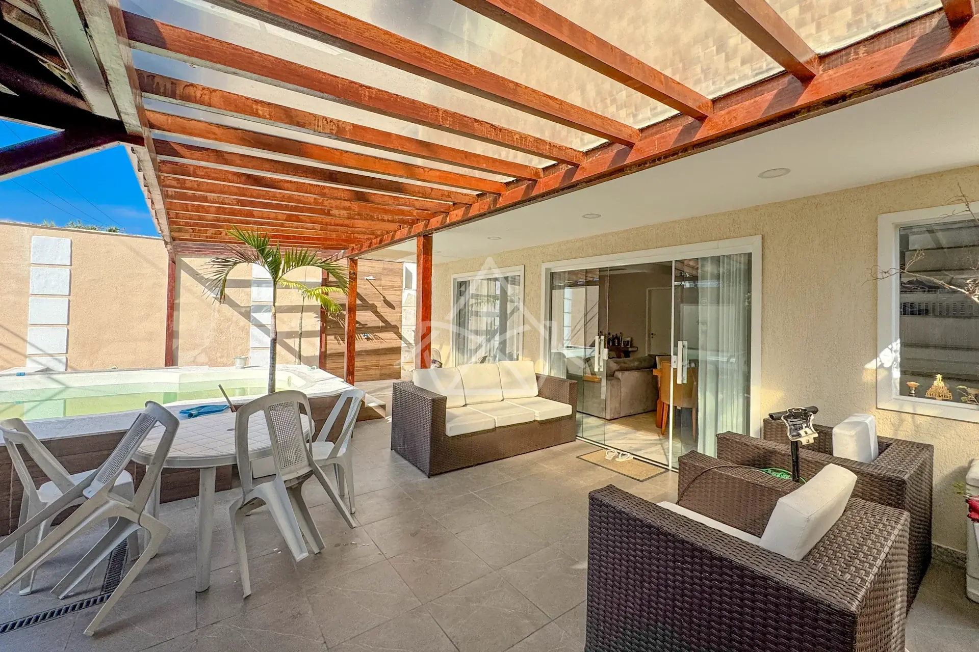 Casa com Mesa Sinuca no Recreio dos Bandeirantes