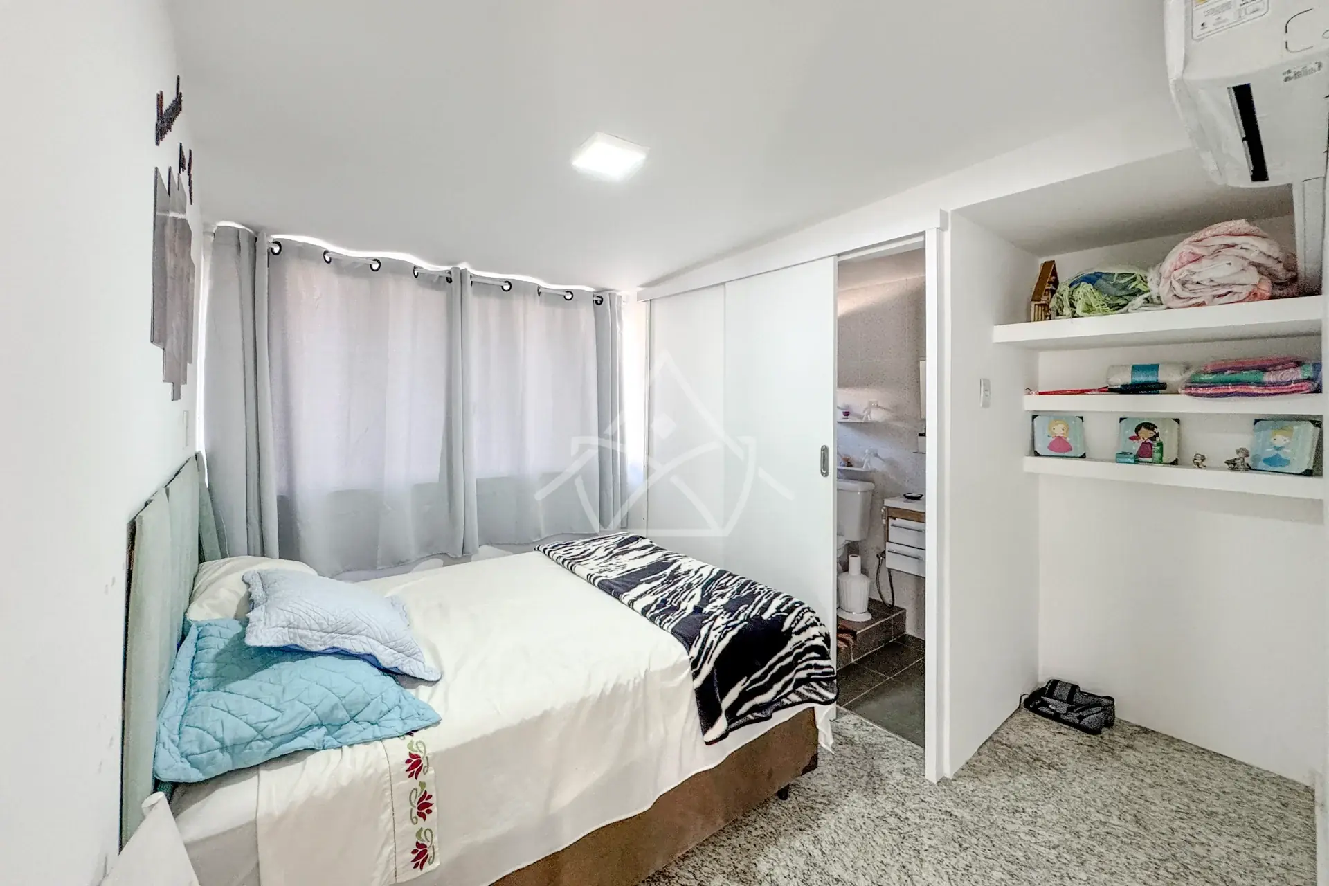 Casa com Mesa Sinuca no Recreio dos Bandeirantes