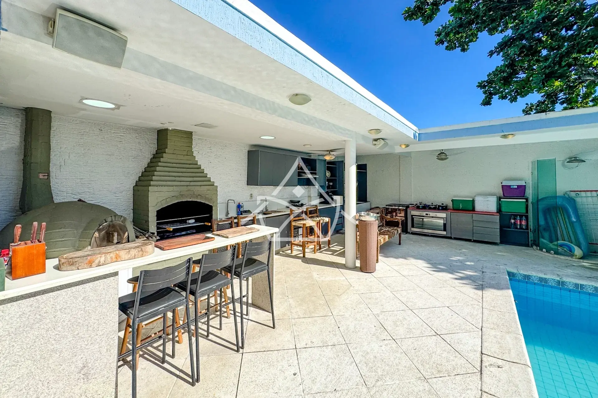Casa com Cinema e Sala de Jogos no Recreio dos Bandeirantes