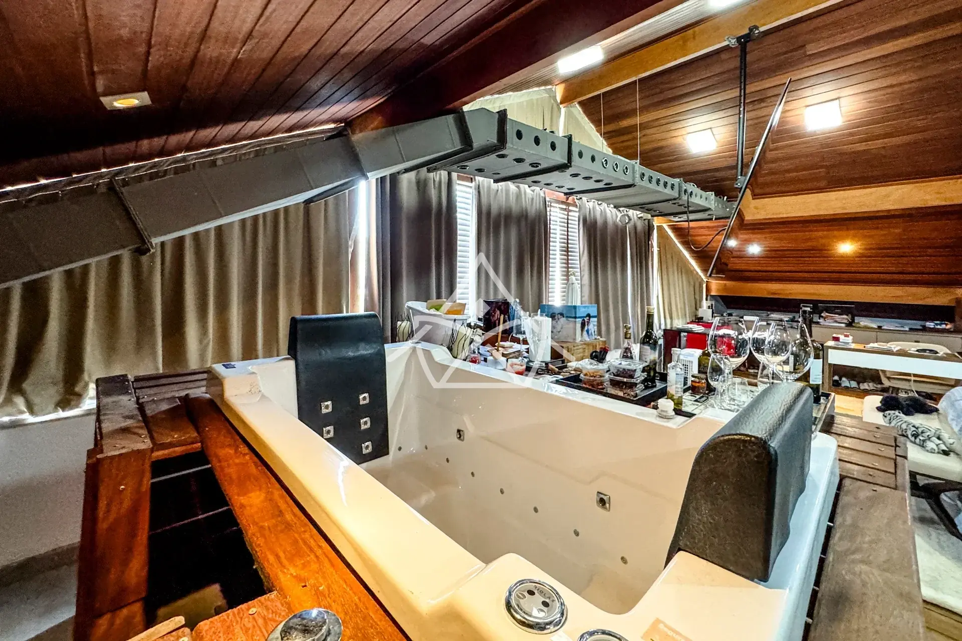 Casa com Cinema e Sala de Jogos no Recreio dos Bandeirantes