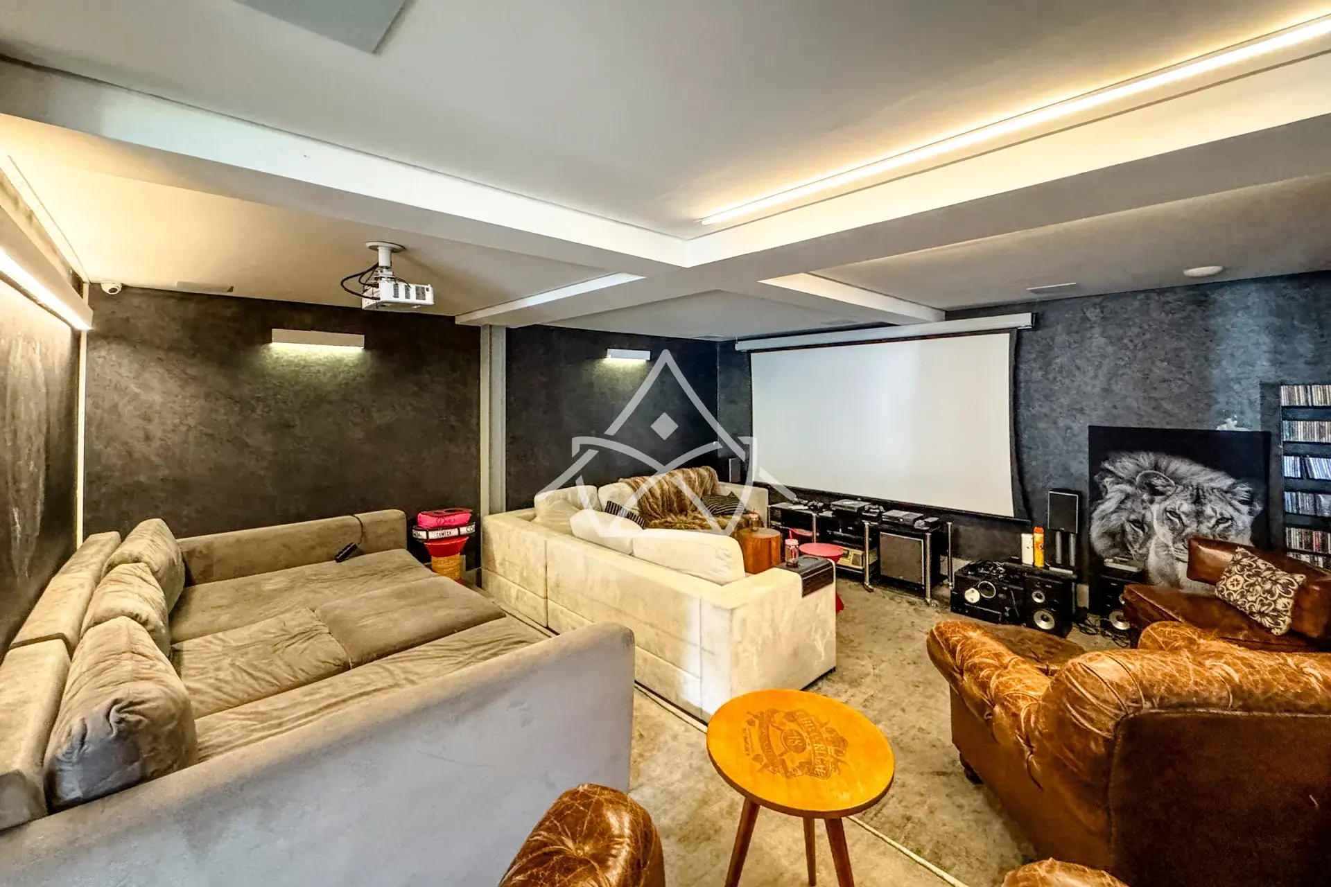 Casa com Cinema e Sala de Jogos no Recreio dos Bandeirantes