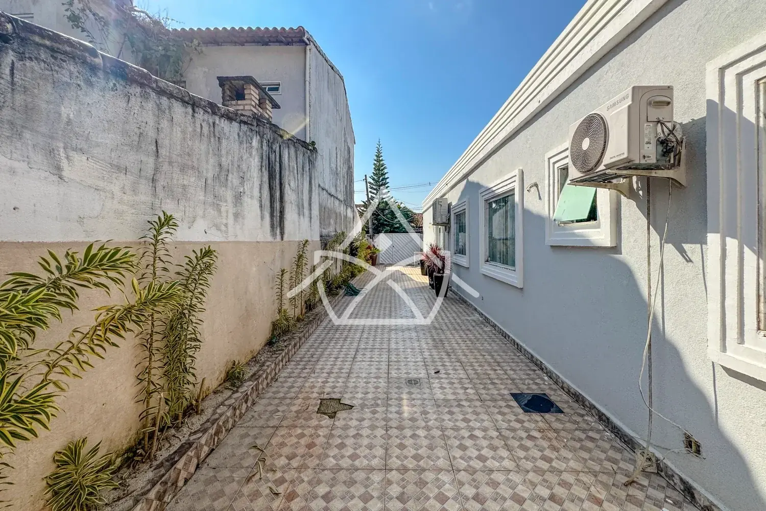 Casa Linear no Flamboyants no Recreio dos Bandeirantes