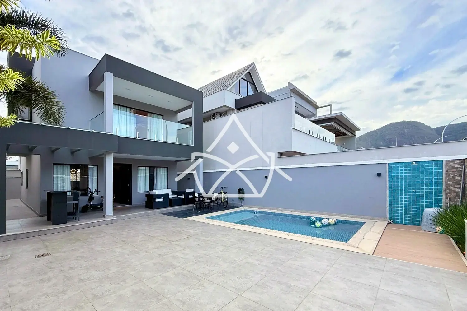 Casa Triplex com 4 Quartos no Recreio dos Bandeirantes