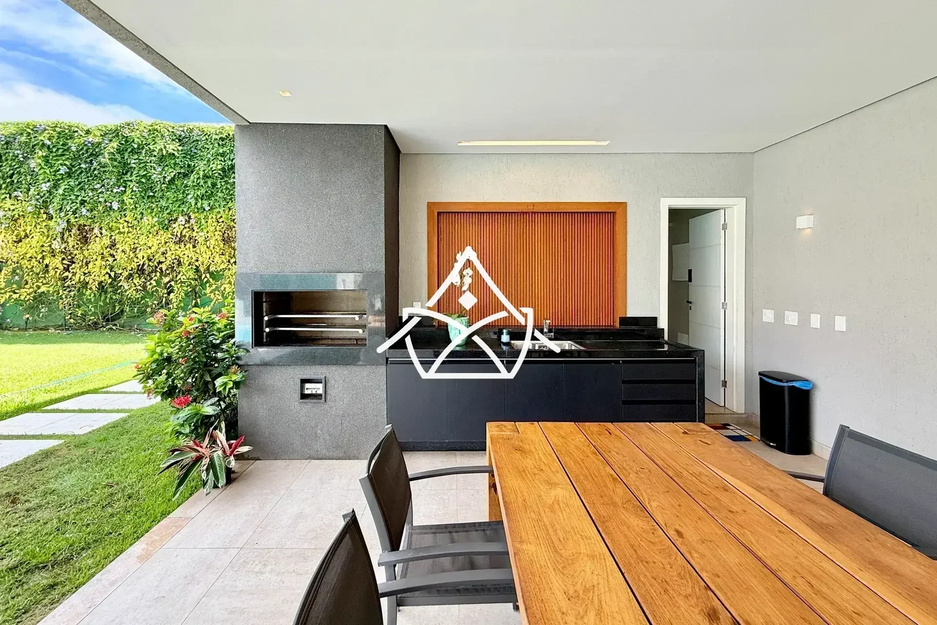Casa com Amplo Quintal Gramado na Barra da Tijuca