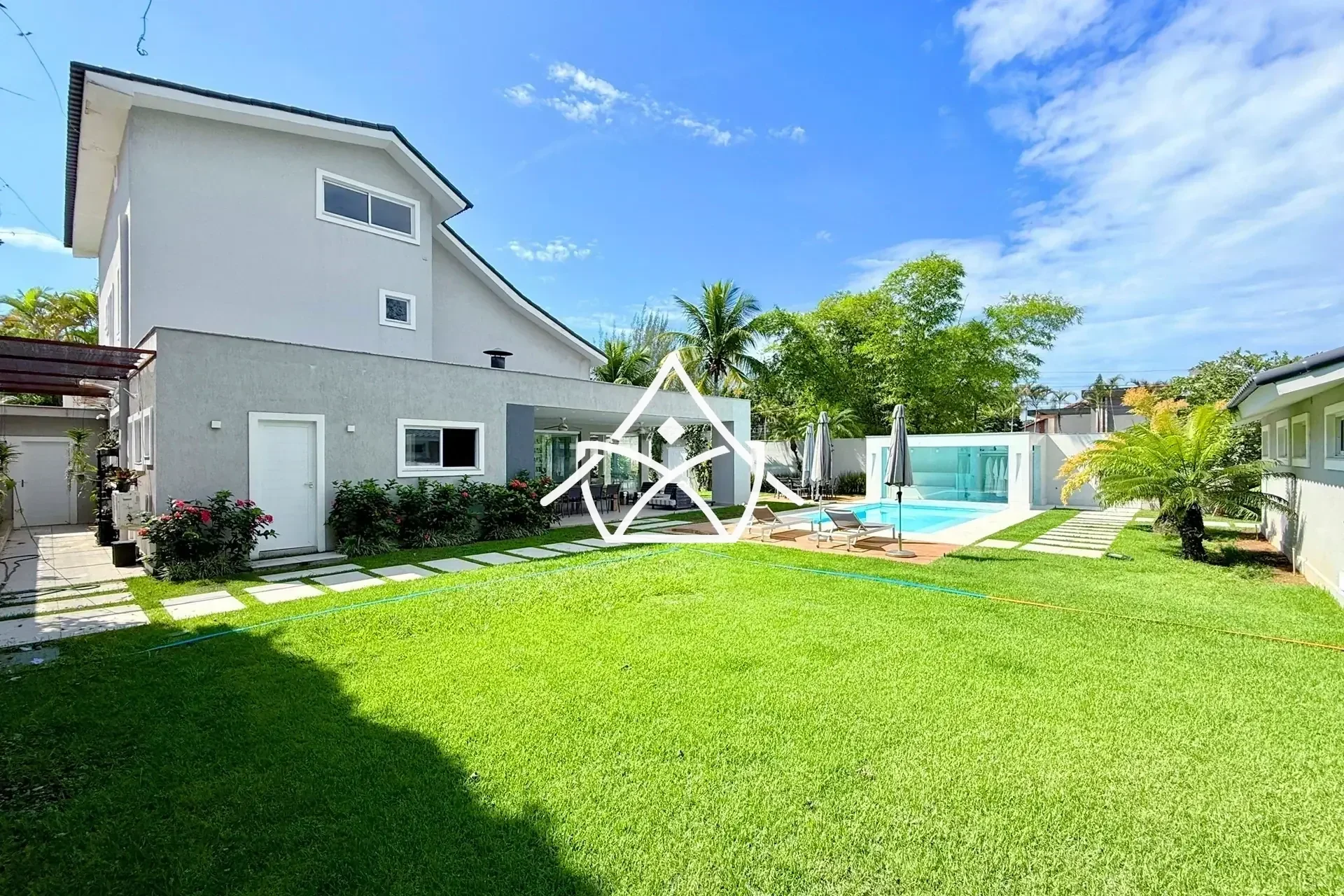 Casa com Amplo Quintal Gramado na Barra da Tijuca