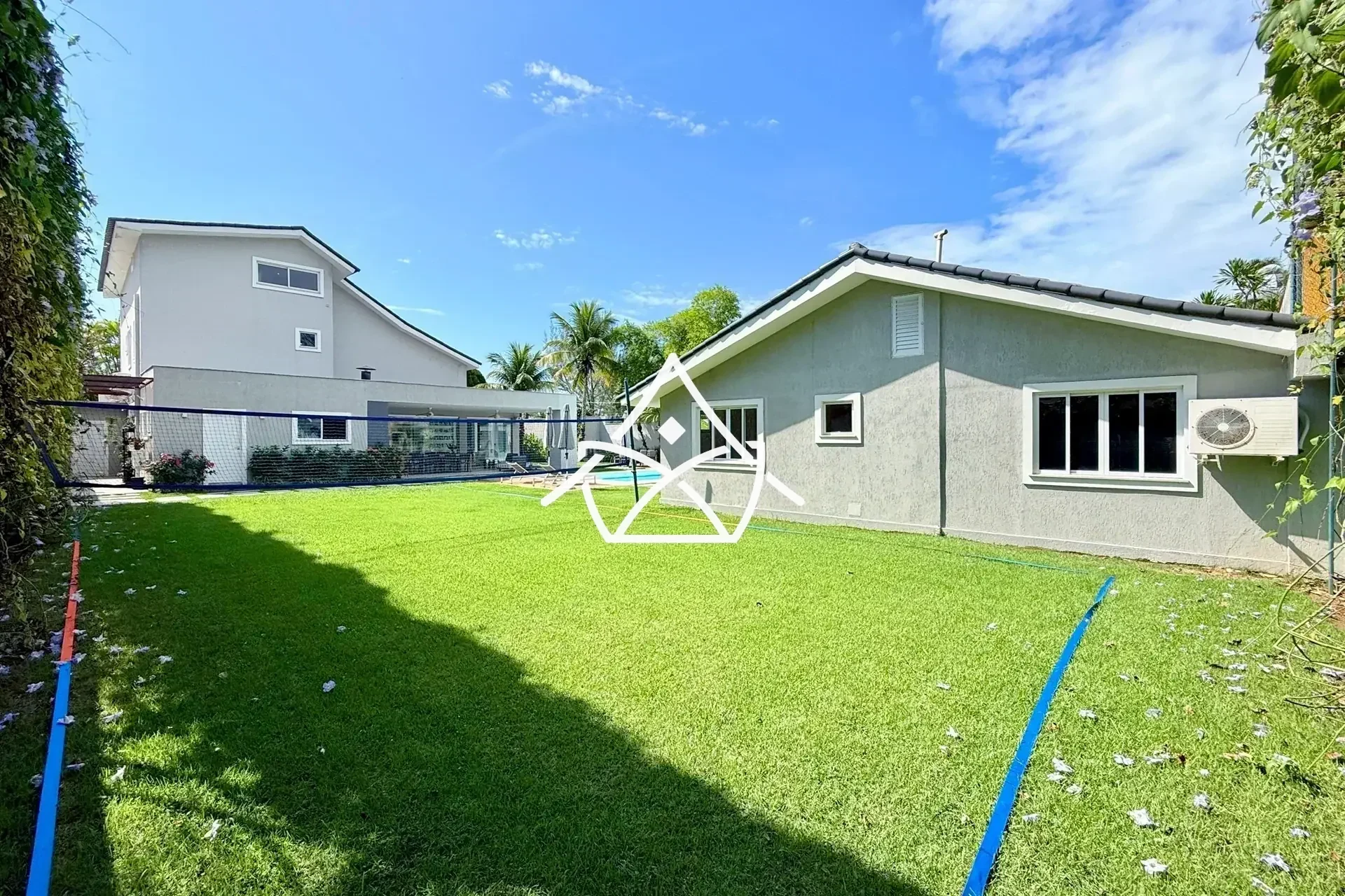 Casa com Amplo Quintal Gramado na Barra da Tijuca