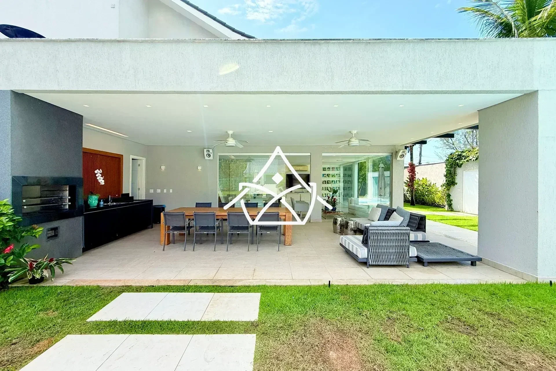 Casa com Amplo Quintal Gramado na Barra da Tijuca