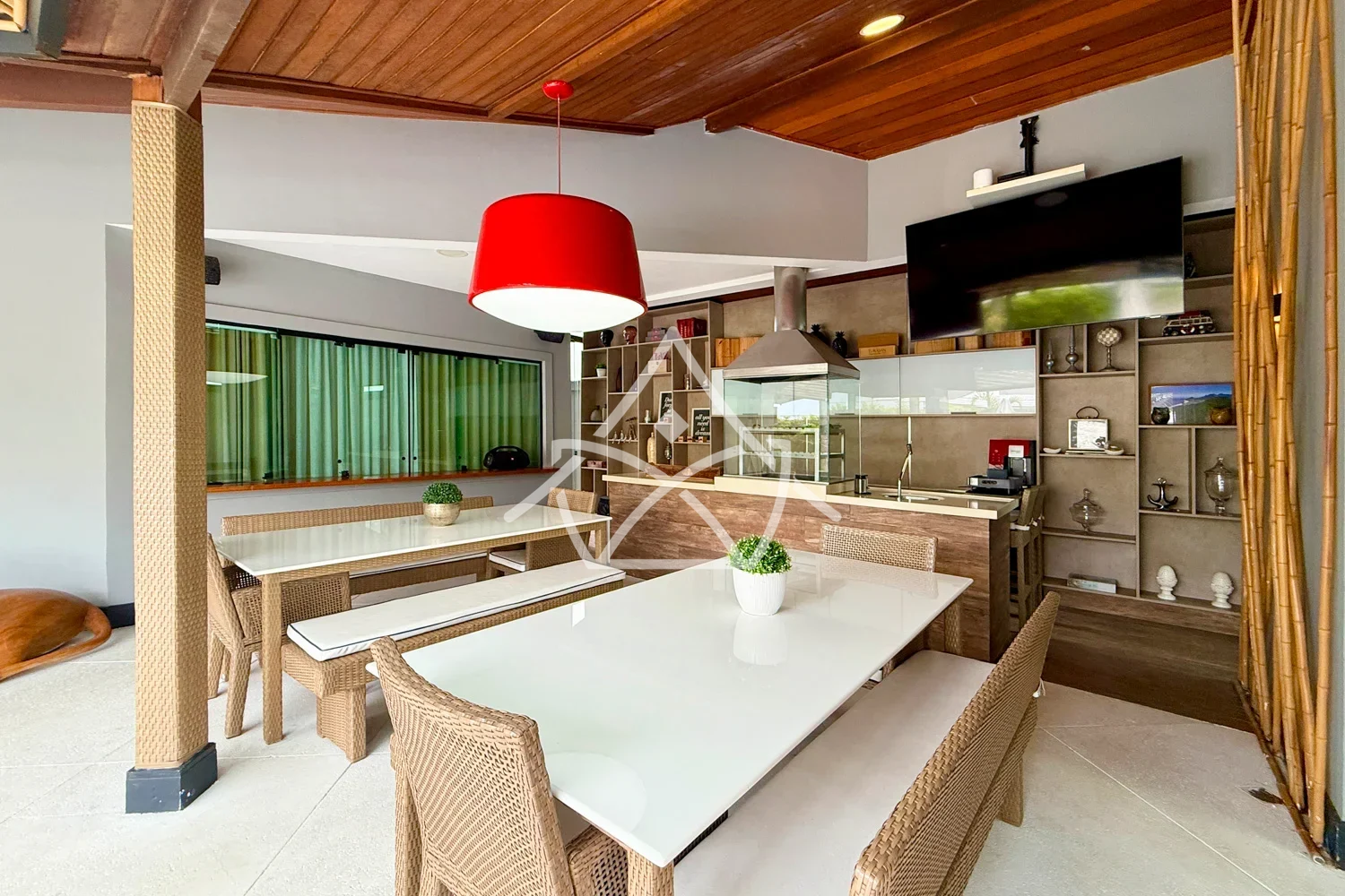 Casa com Piscina e Brinquedoteca na Barra da Tijuca