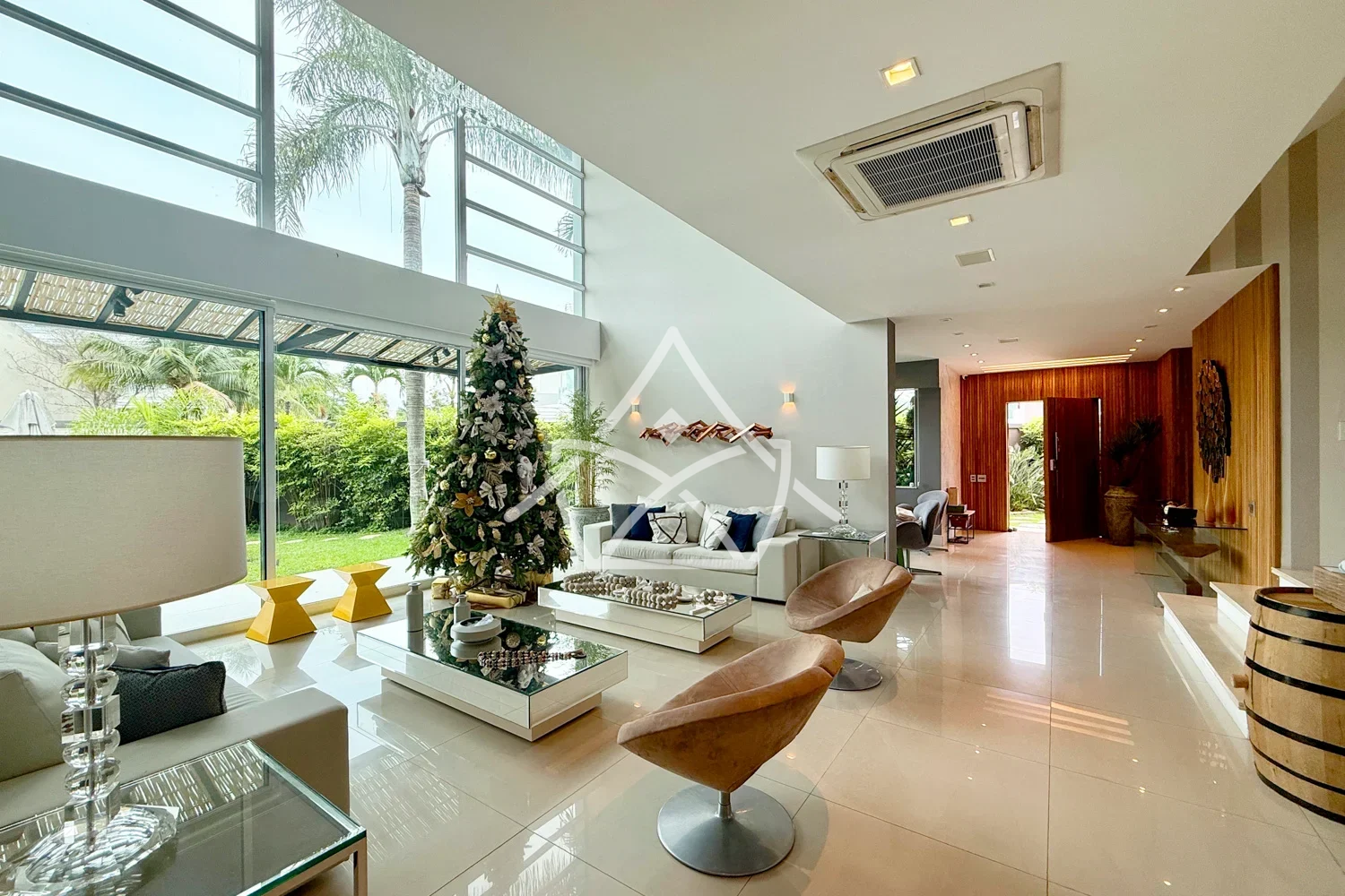 Casa com Piscina e Brinquedoteca na Barra da Tijuca