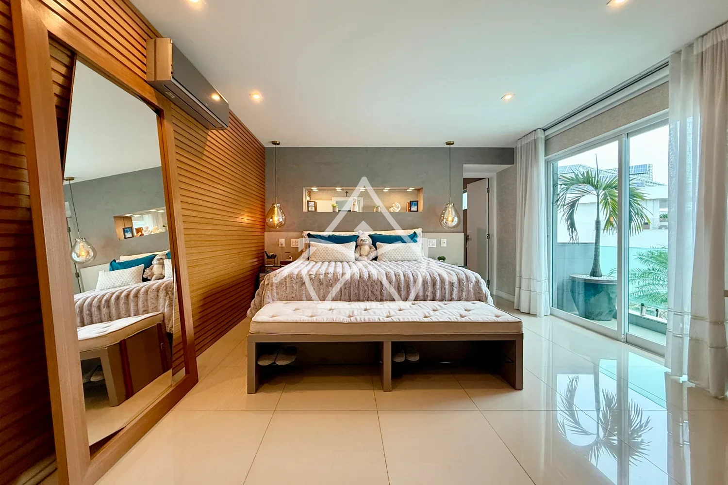Casa com Piscina e Brinquedoteca na Barra da Tijuca
