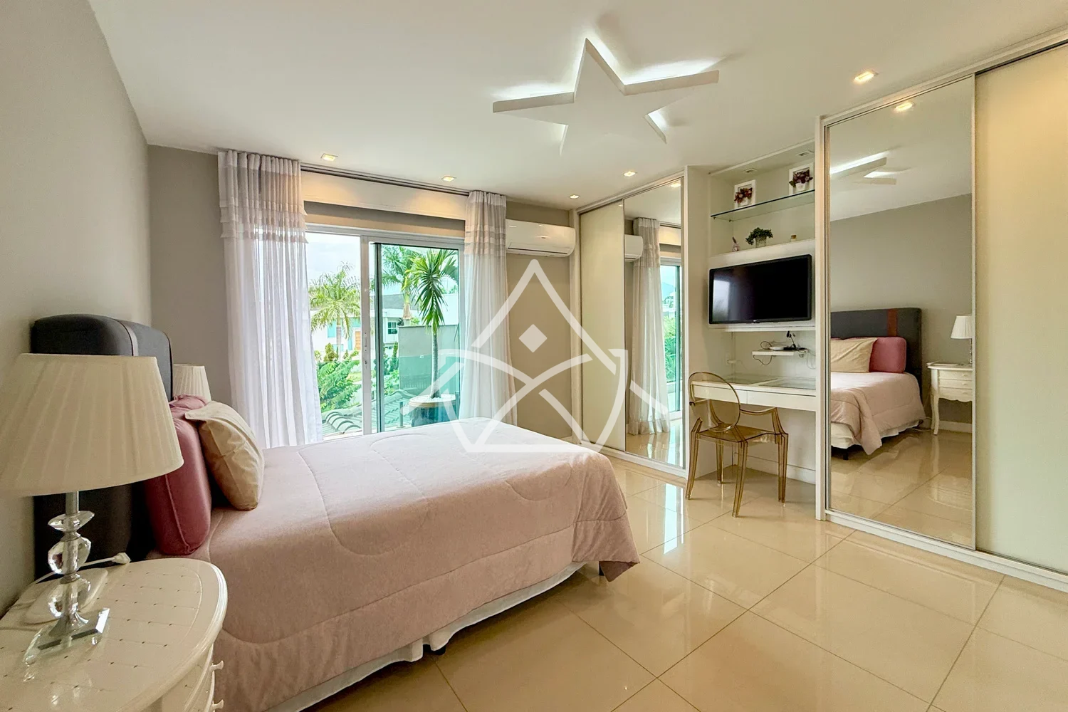 Casa com Piscina e Brinquedoteca na Barra da Tijuca