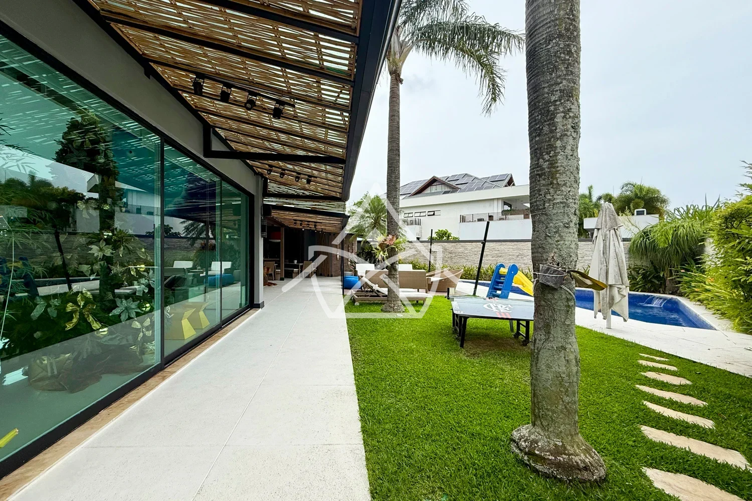 Casa com Piscina e Brinquedoteca na Barra da Tijuca
