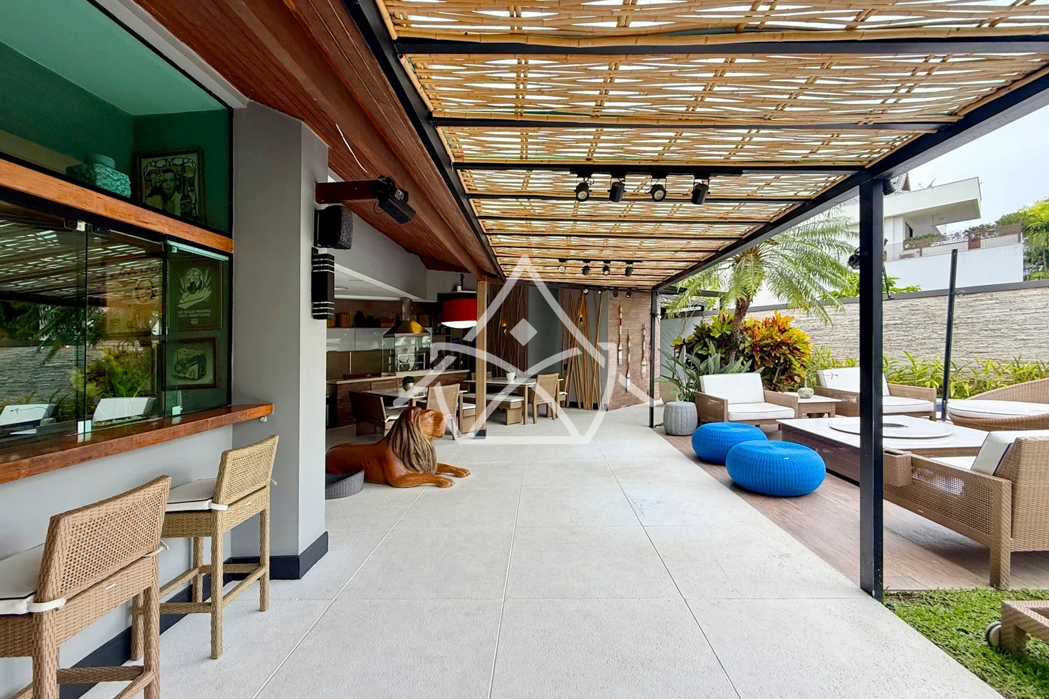 Casa com Piscina e Brinquedoteca na Barra da Tijuca