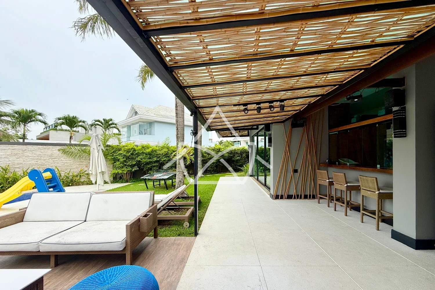 Casa com Piscina e Brinquedoteca na Barra da Tijuca