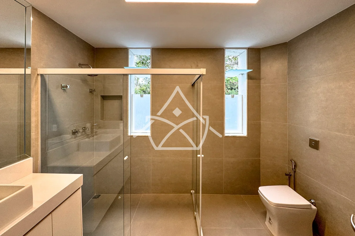 Casa com Piscina e Campo de Futebol na Barra da Tijuca