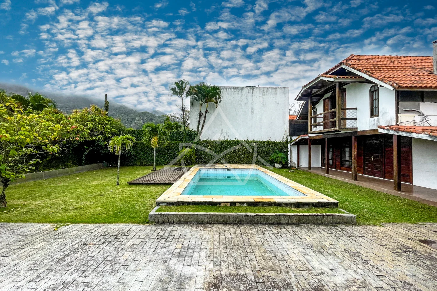 Casa com Quintal Gramado e Edícula no Recreio dos Bandeirantes