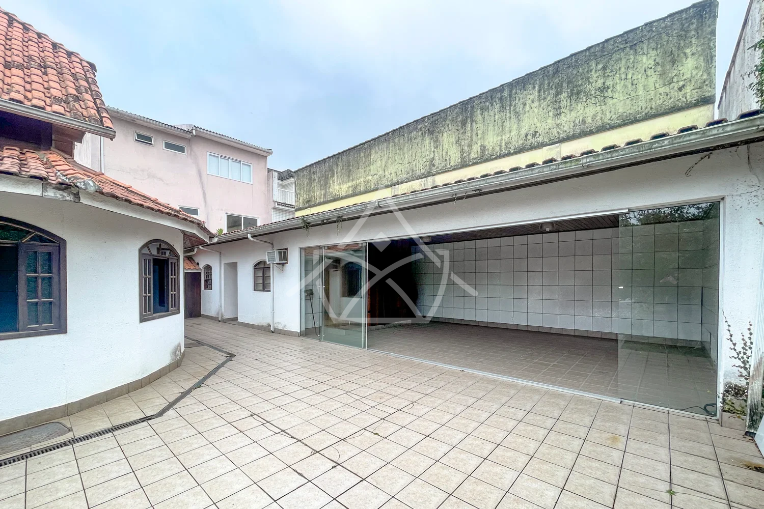 Casa com Quintal Gramado e Edícula no Recreio dos Bandeirantes
