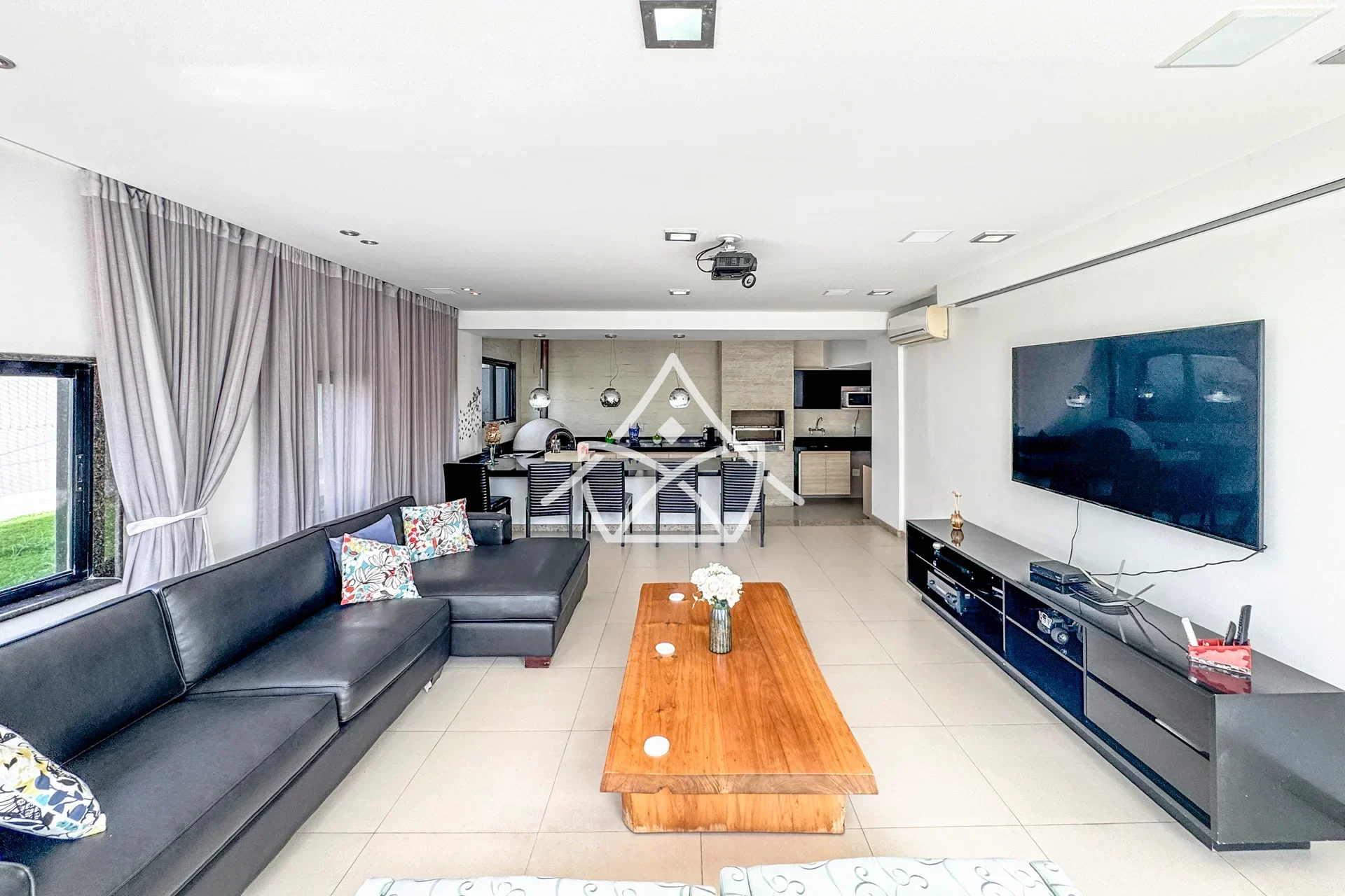 Casa com Campo de Futebol na Barra da Tijuca