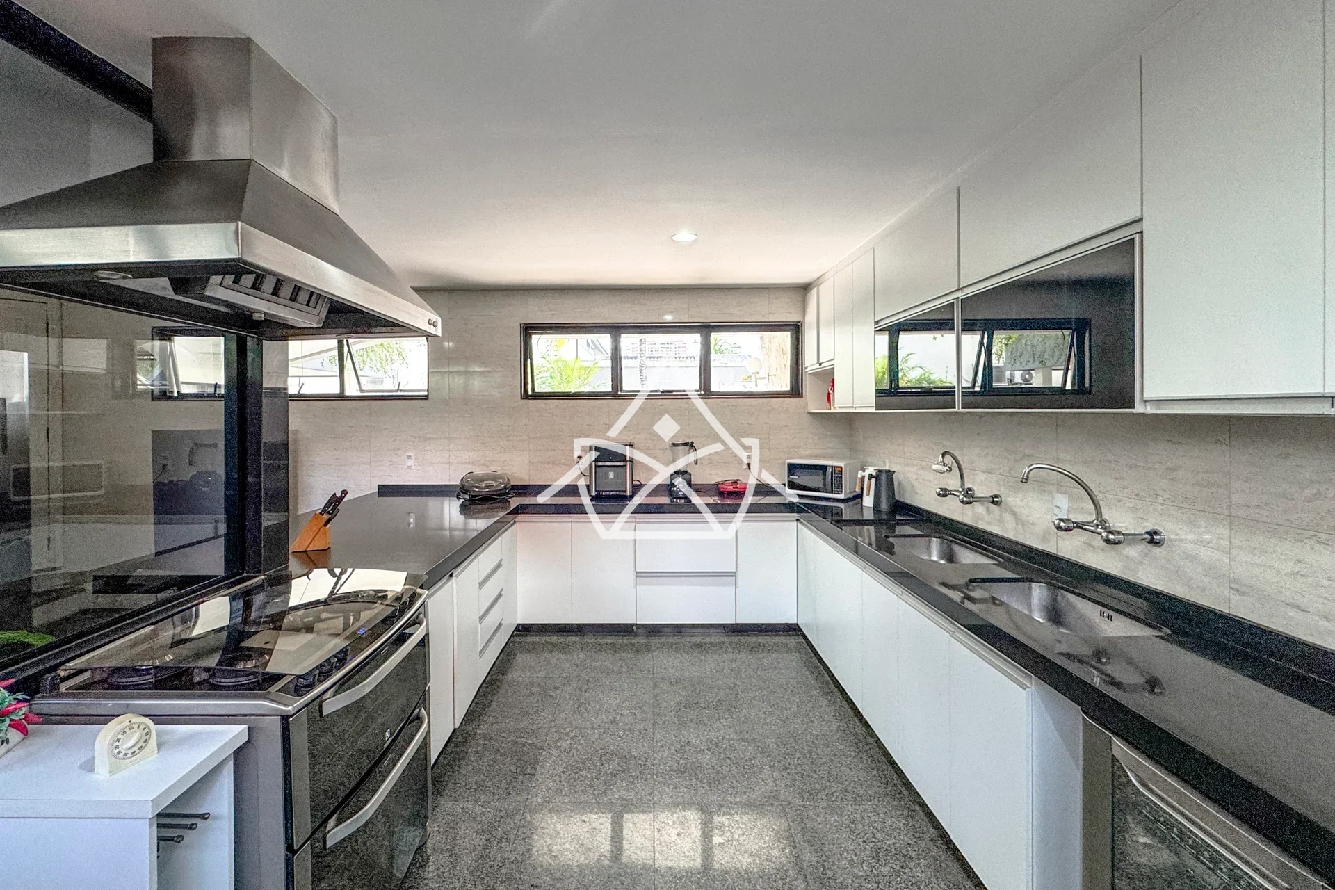 Casa com Campo de Futebol na Barra da Tijuca