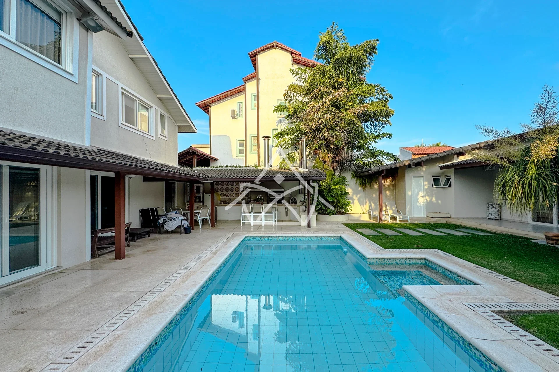 Casa com Energia Solar e Edícula na Barra da Tijuca