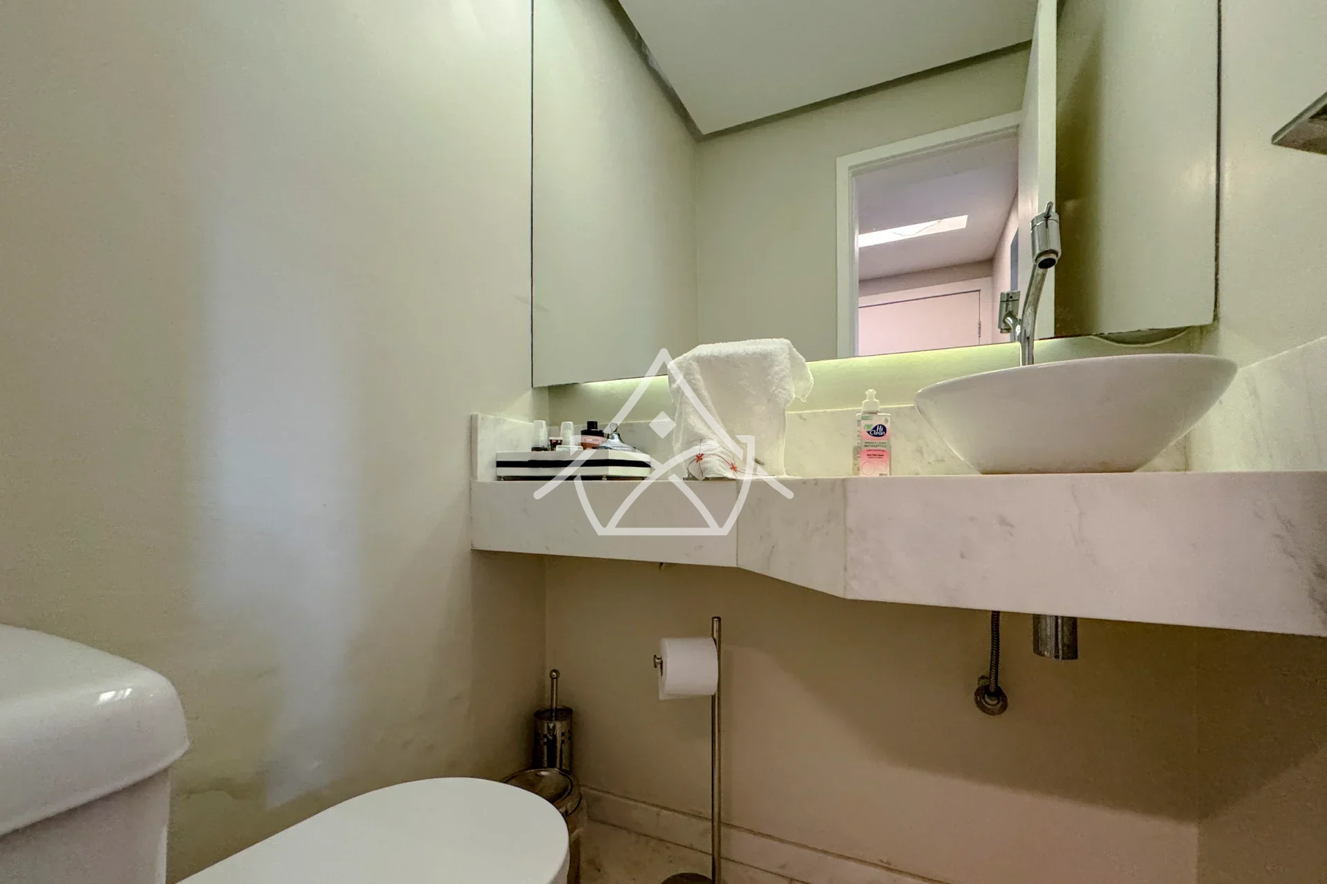 Casa com Energia Solar e Edícula na Barra da Tijuca