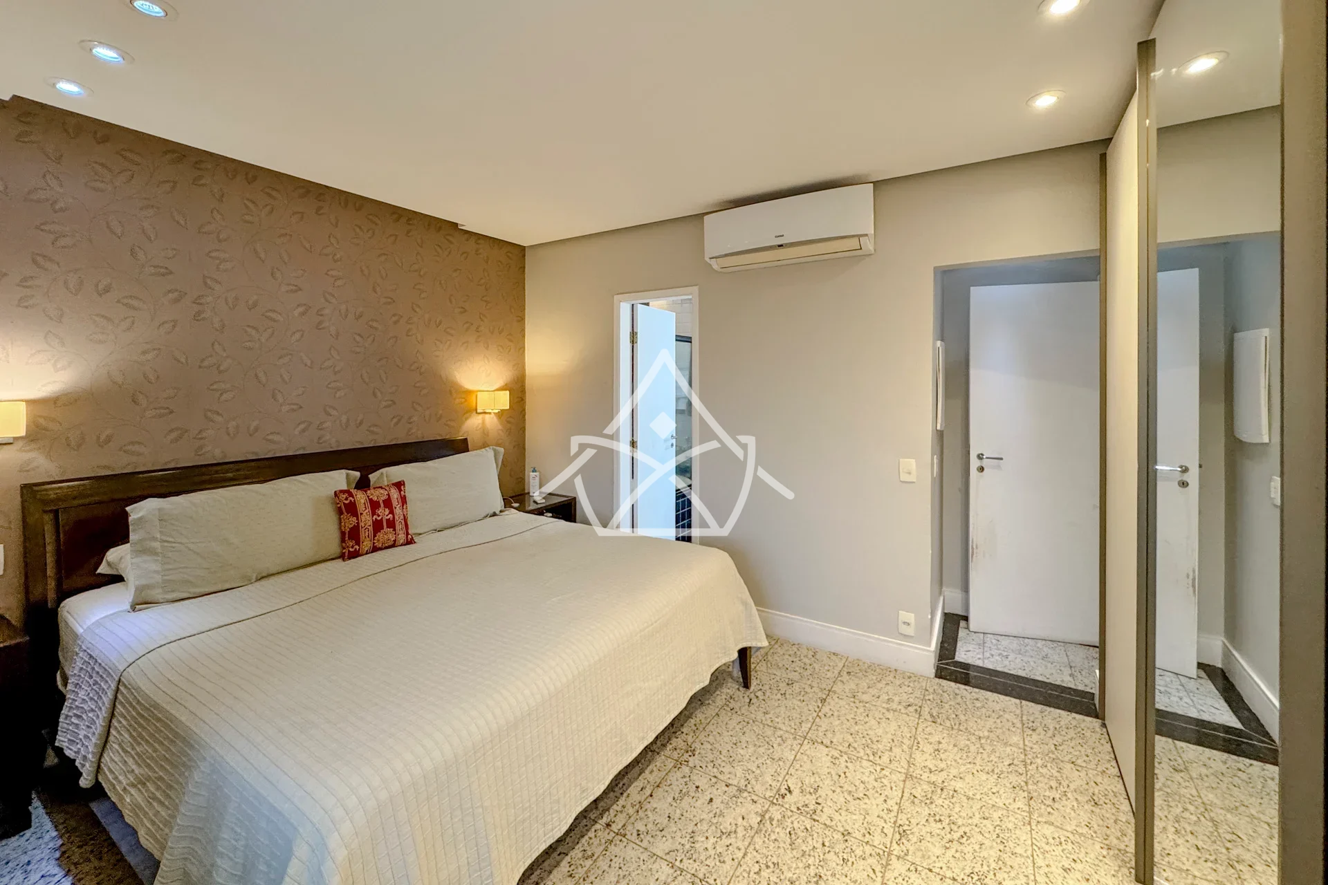 Casa com Energia Solar e Edícula na Barra da Tijuca
