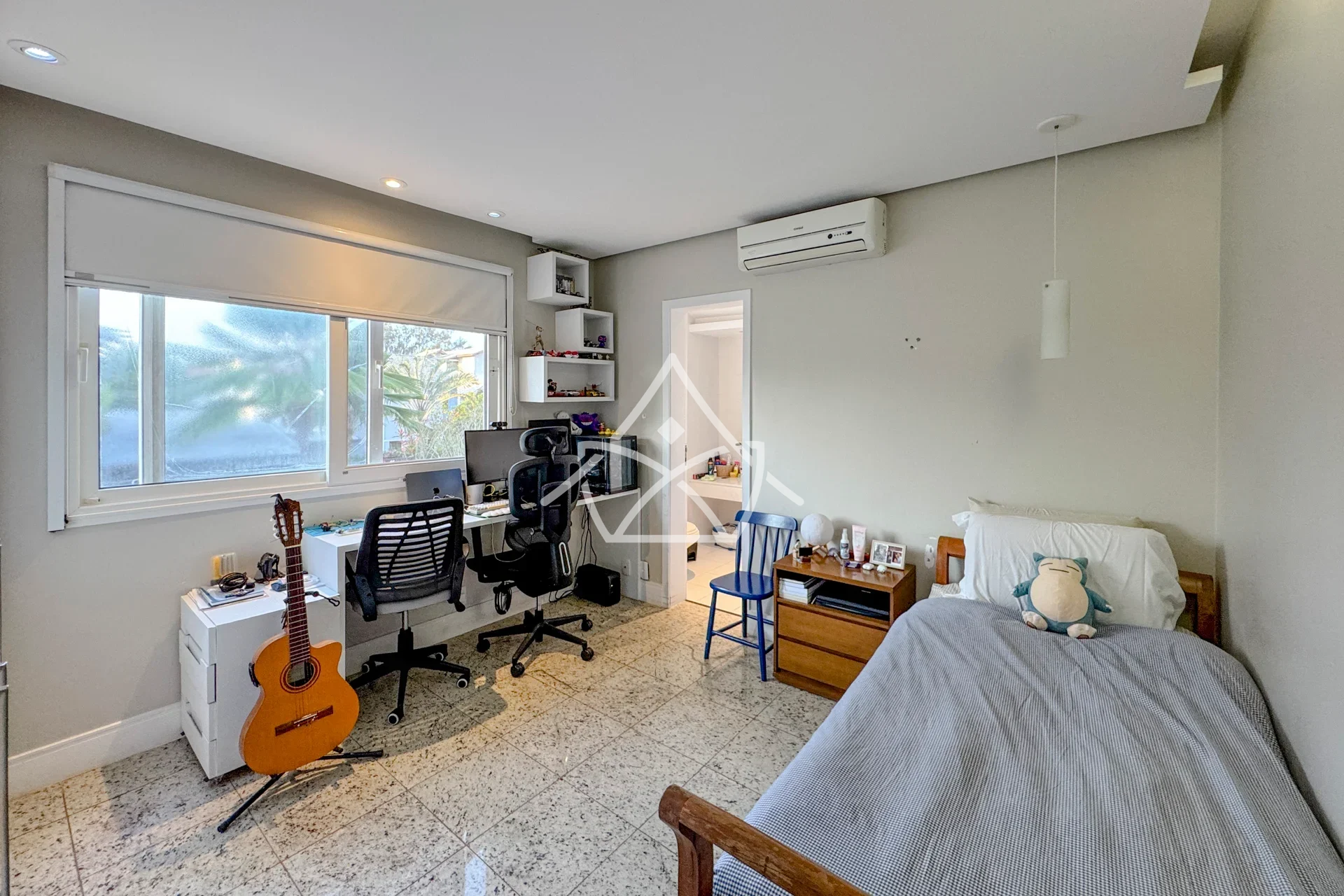 Casa com Energia Solar e Edícula na Barra da Tijuca
