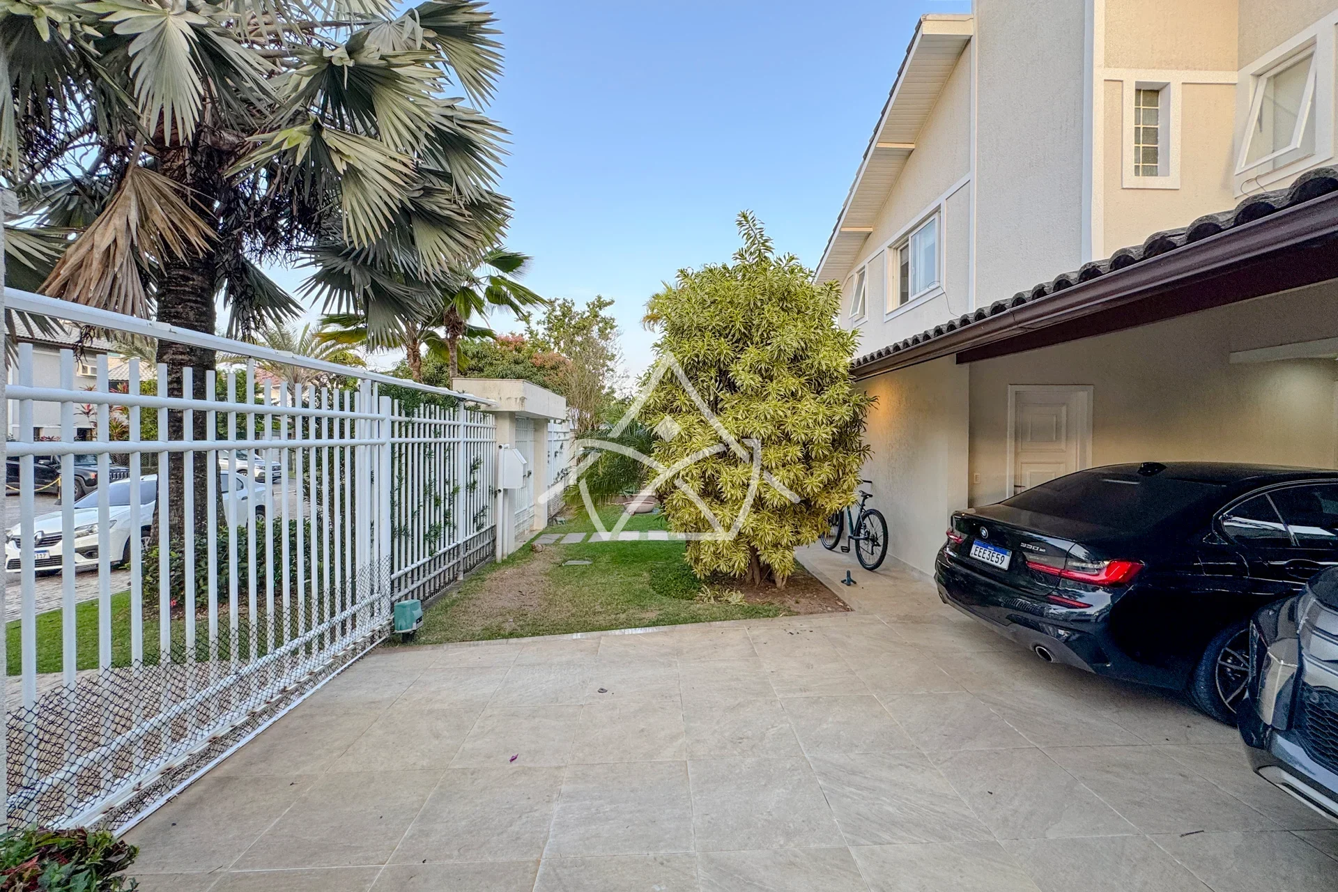 Casa com Energia Solar e Edícula na Barra da Tijuca