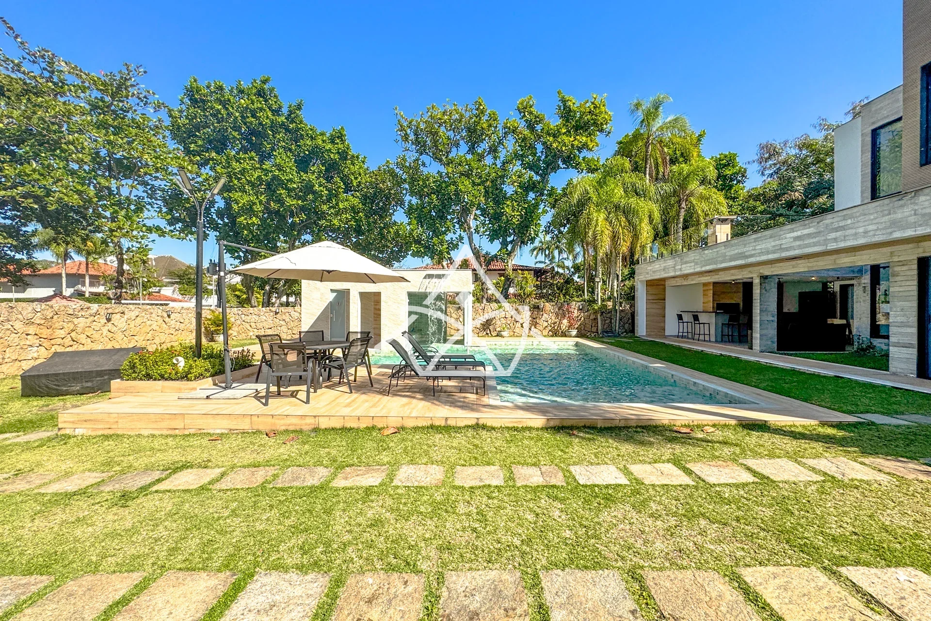 Casa Quintal com Jardim Gramado na Barra da Tijuca