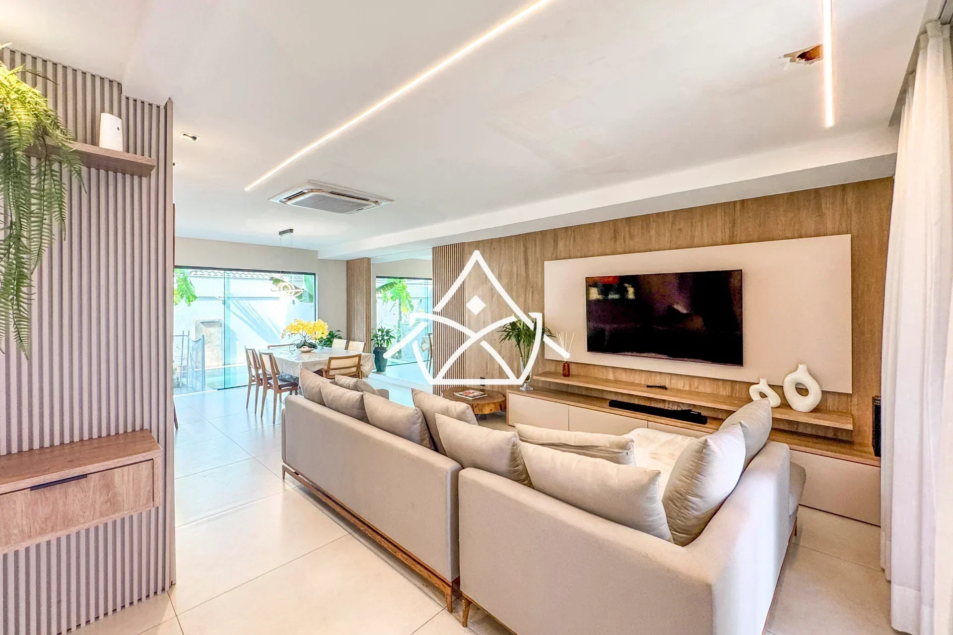 Casa com 18 Placas Instaladas na Barra da Tijuca
