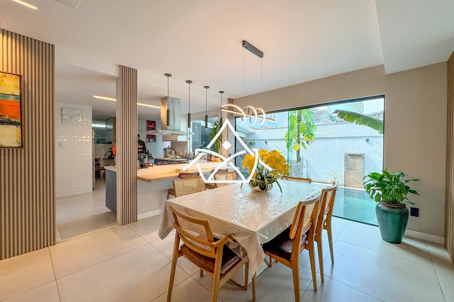 Casa com 18 Placas Instaladas na Barra da Tijuca