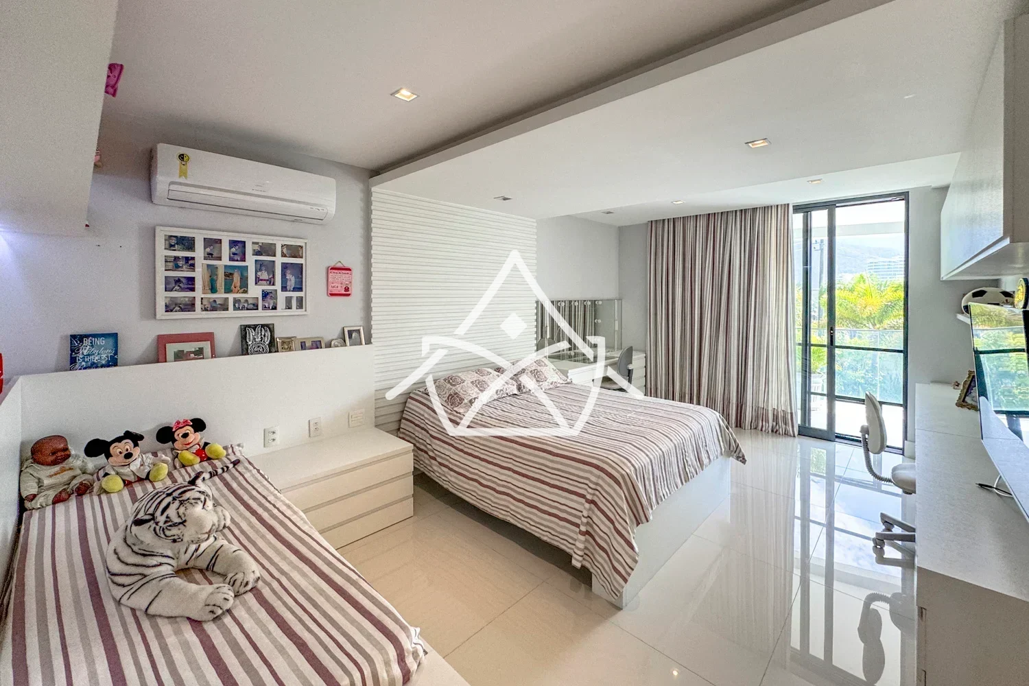 Mansão com 6 Suítes na Barra da Tijuca
