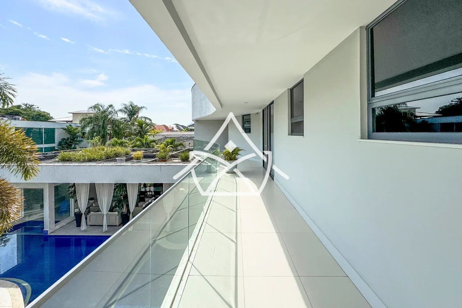 Mansão com 6 Suítes na Barra da Tijuca