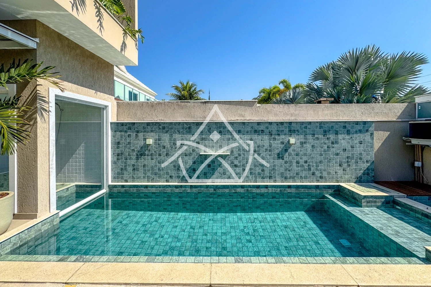 Casa com Cinema e Energia Solar na Barra da Tijuca