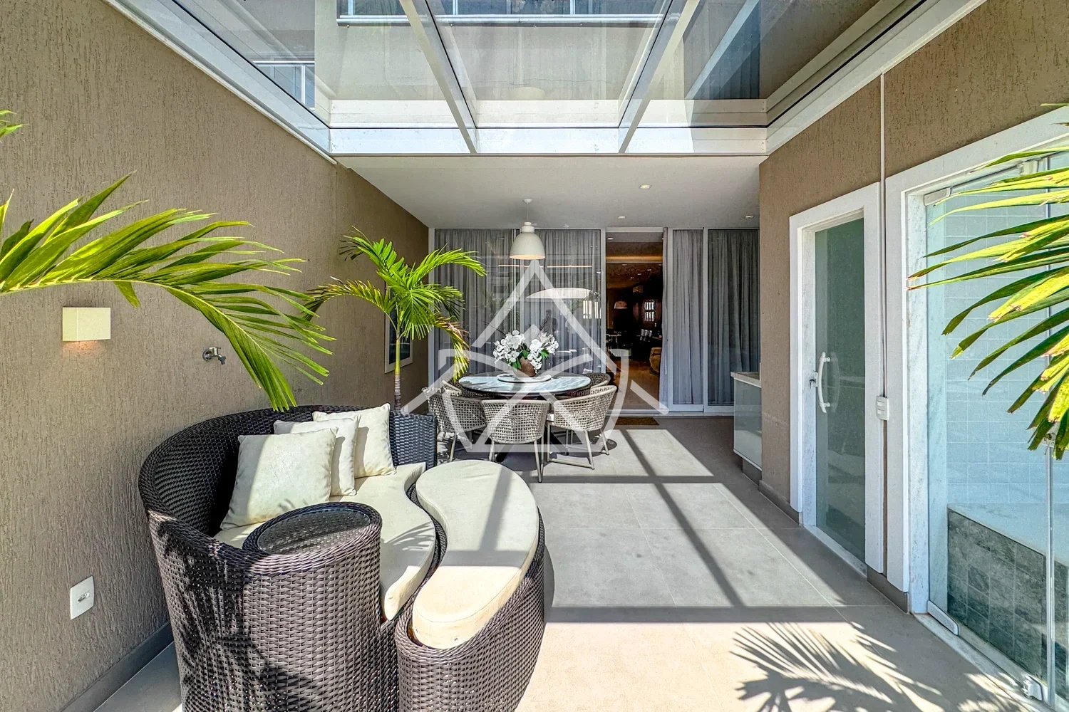 Casa com Cinema e Energia Solar na Barra da Tijuca