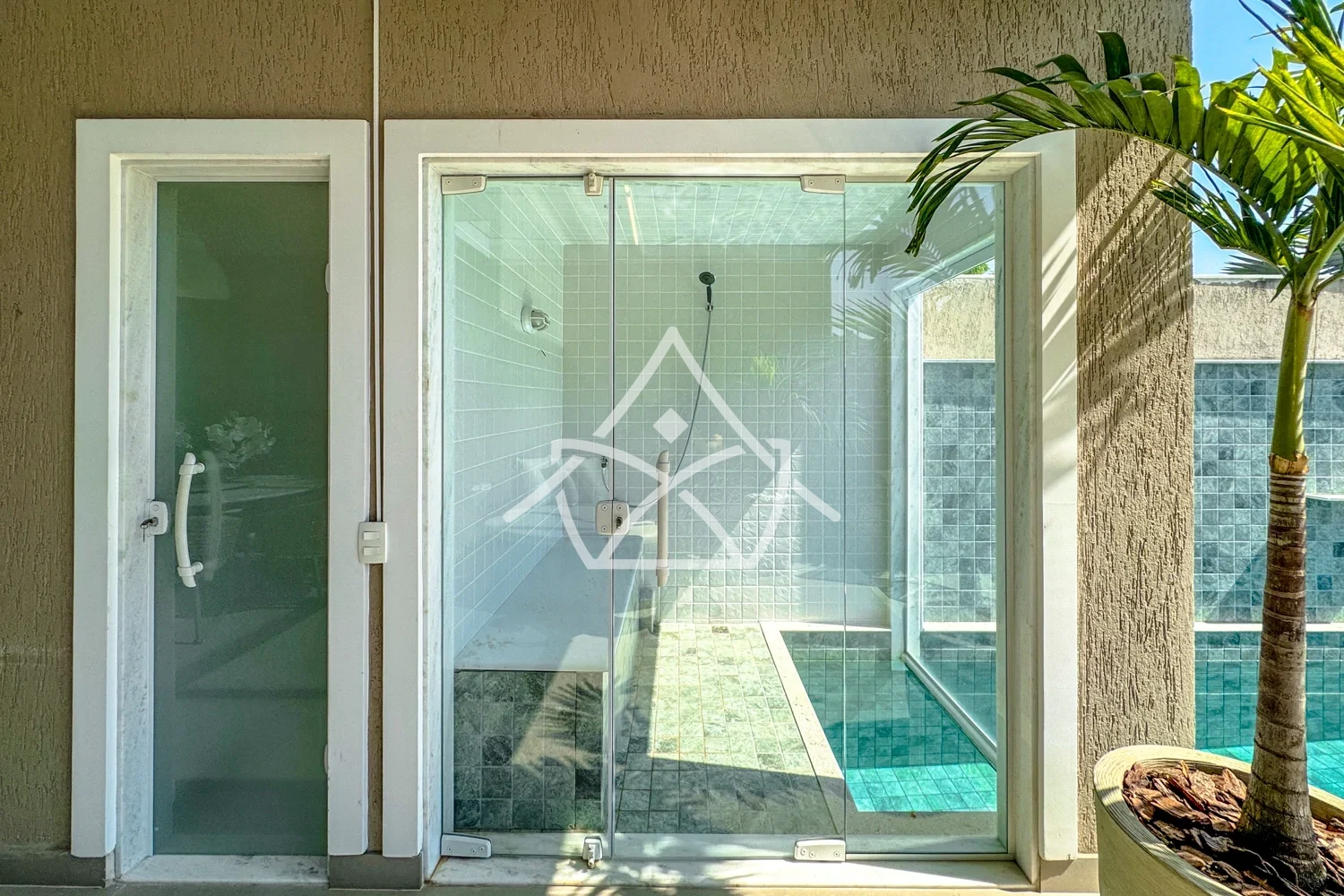 Casa com Cinema e Energia Solar na Barra da Tijuca