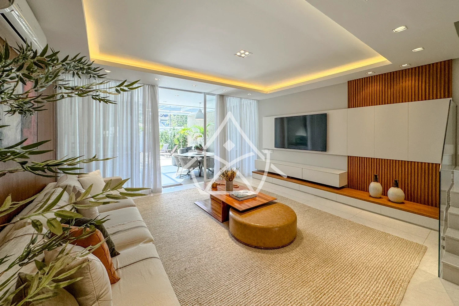 Casa com Cinema e Energia Solar na Barra da Tijuca