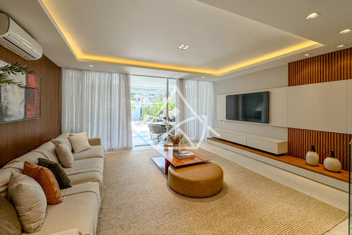 Casa com Cinema e Energia Solar na Barra da Tijuca