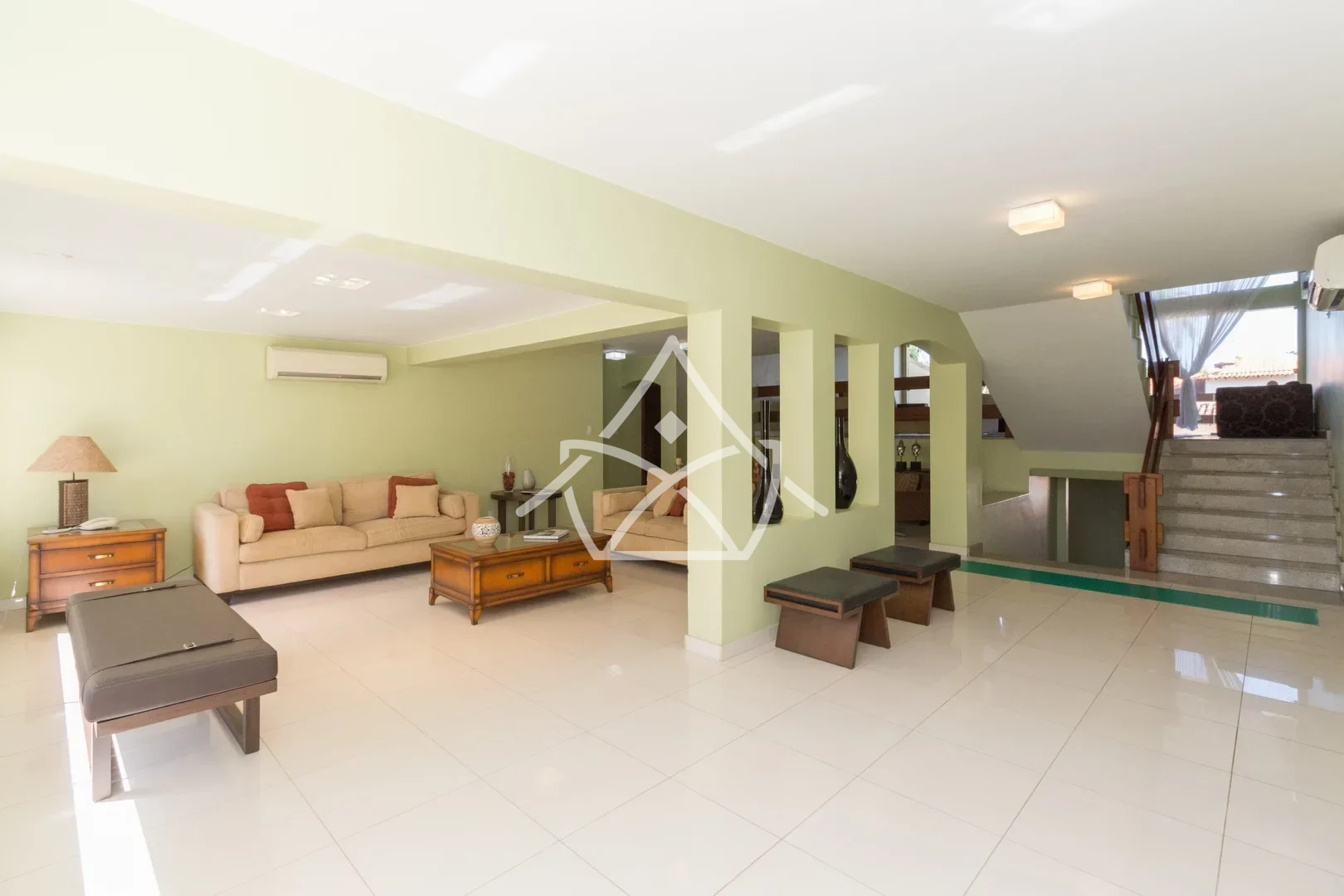 Casa Duplex com Subsolo na Barra da Tijuca
