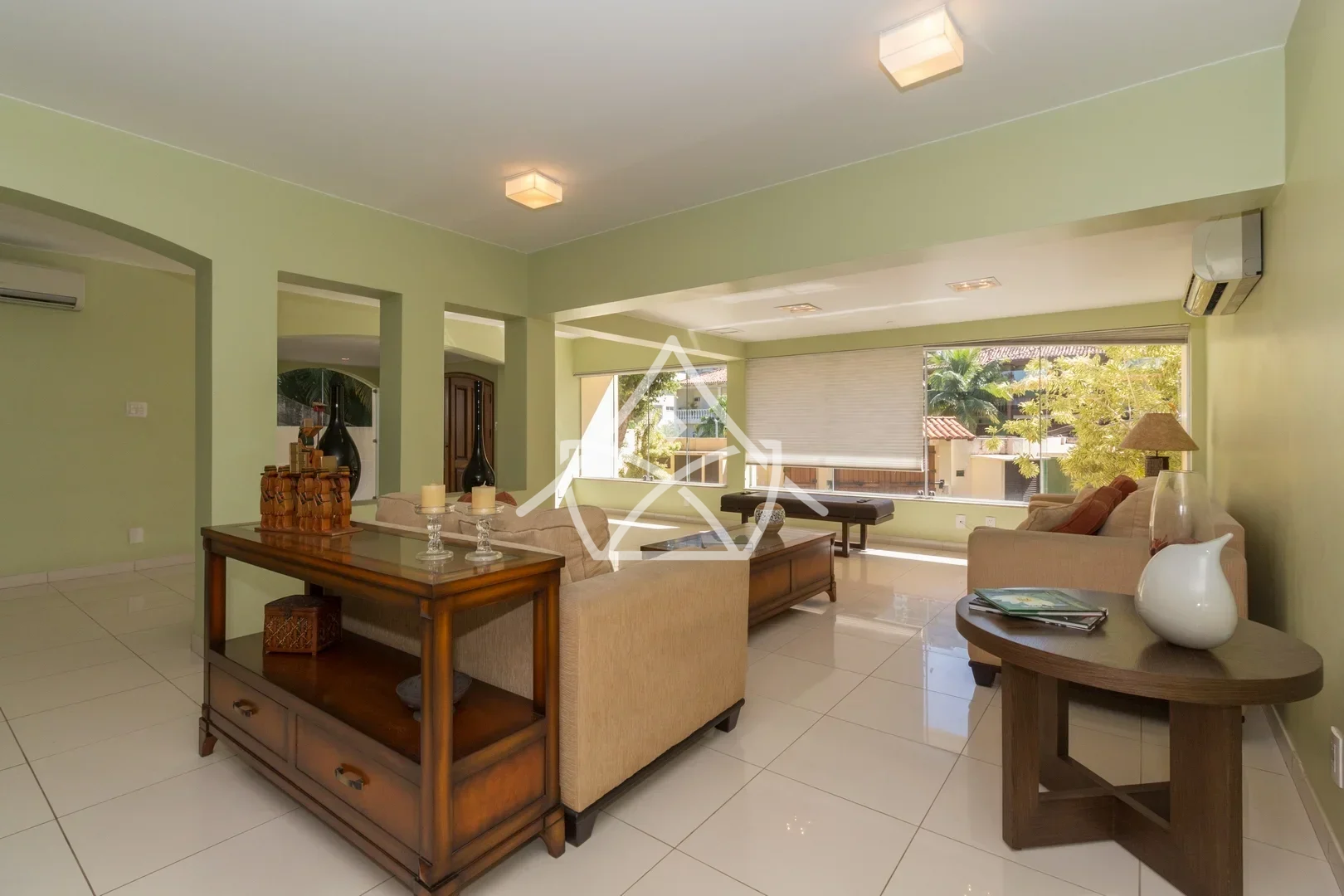 Casa Duplex com Subsolo na Barra da Tijuca