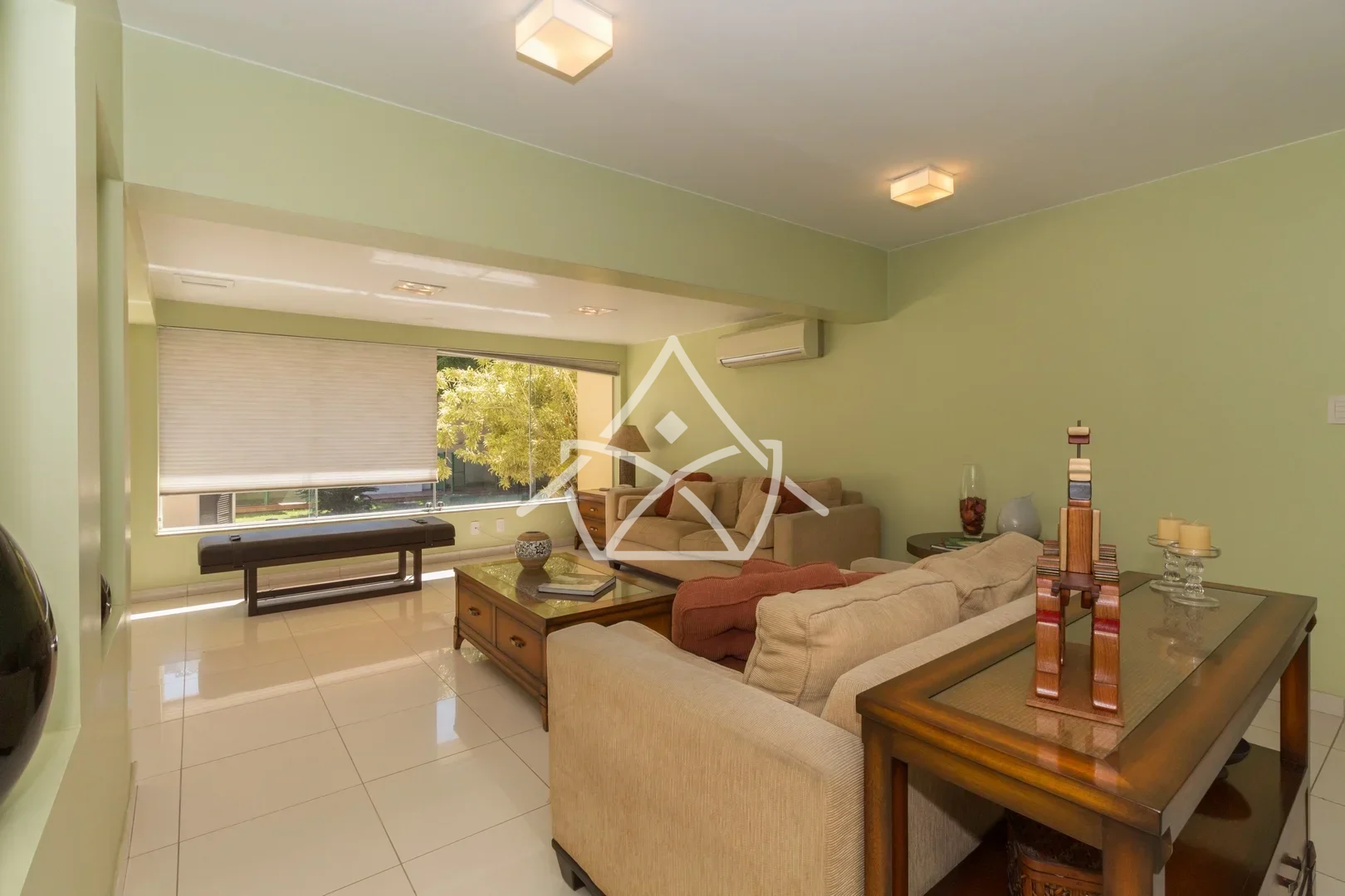 Casa Duplex com Subsolo na Barra da Tijuca