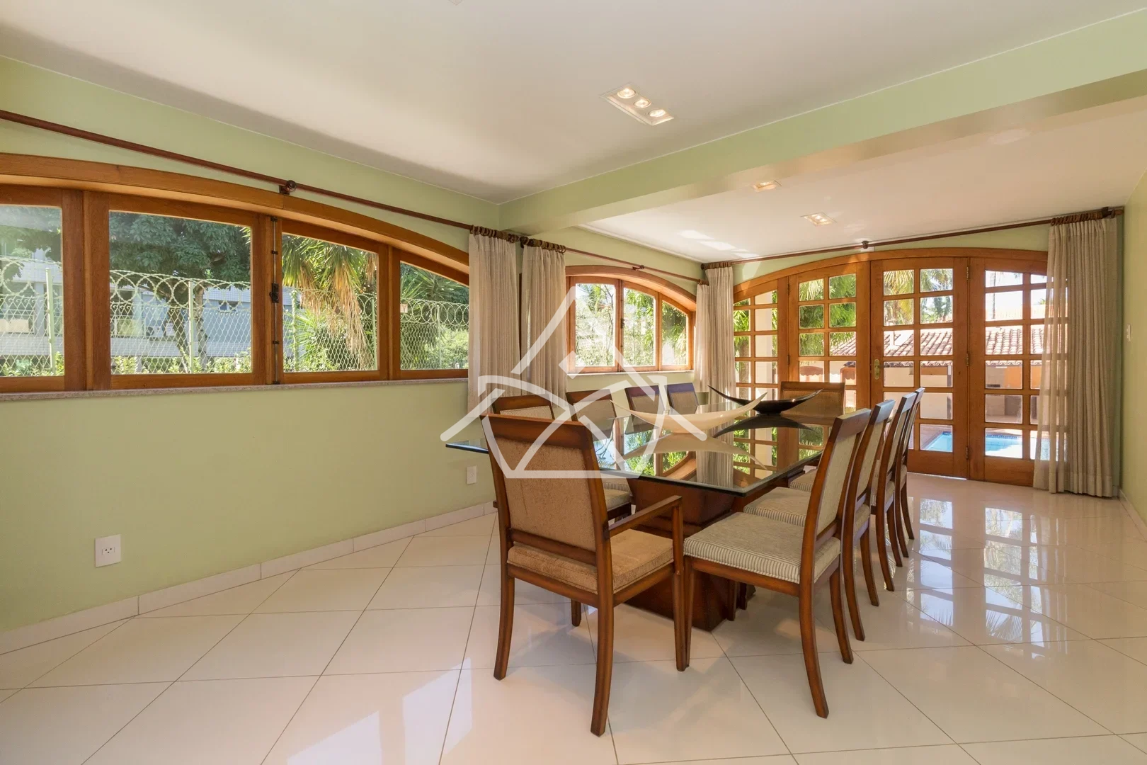 Casa Duplex com Subsolo na Barra da Tijuca