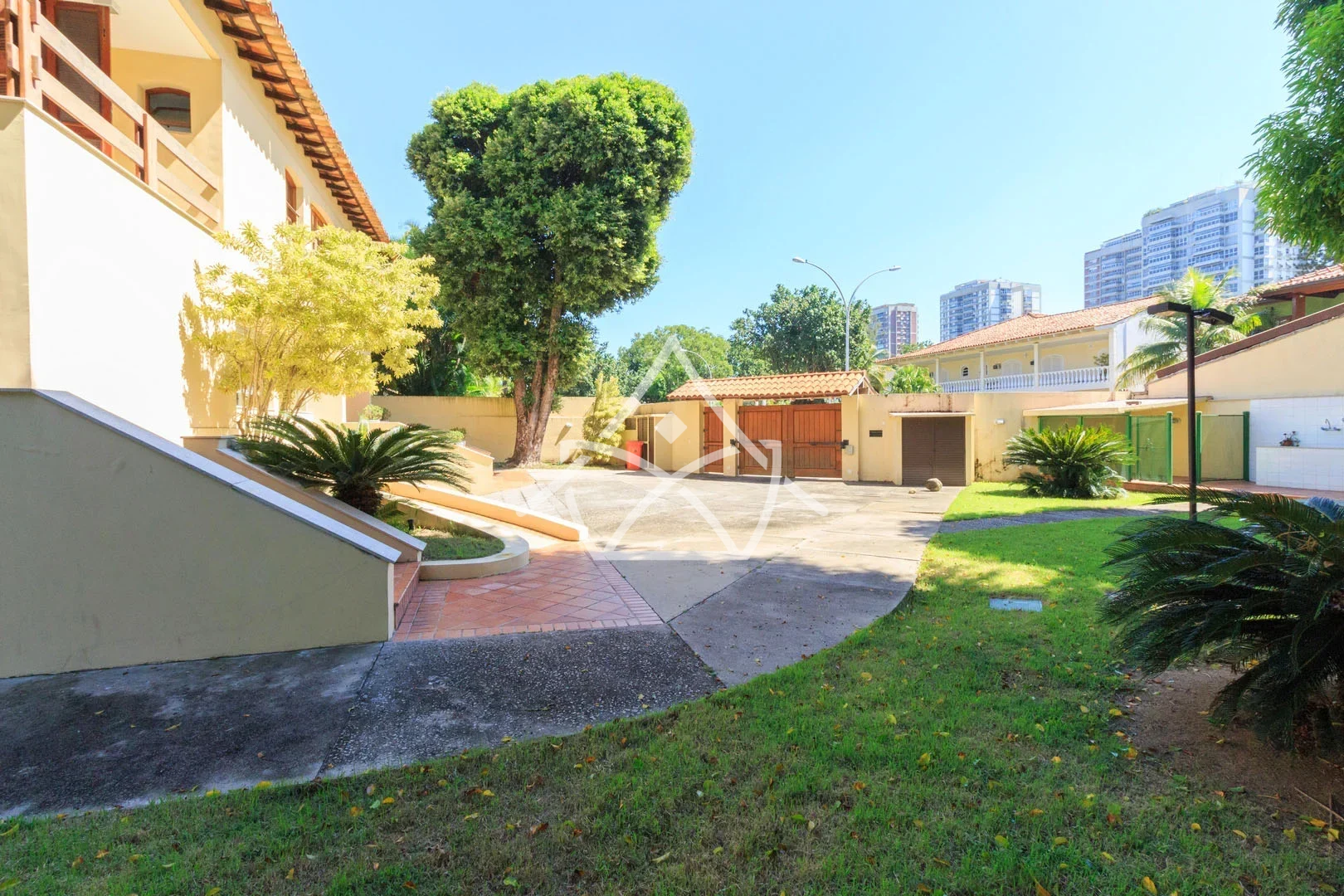 Casa Duplex com Subsolo na Barra da Tijuca