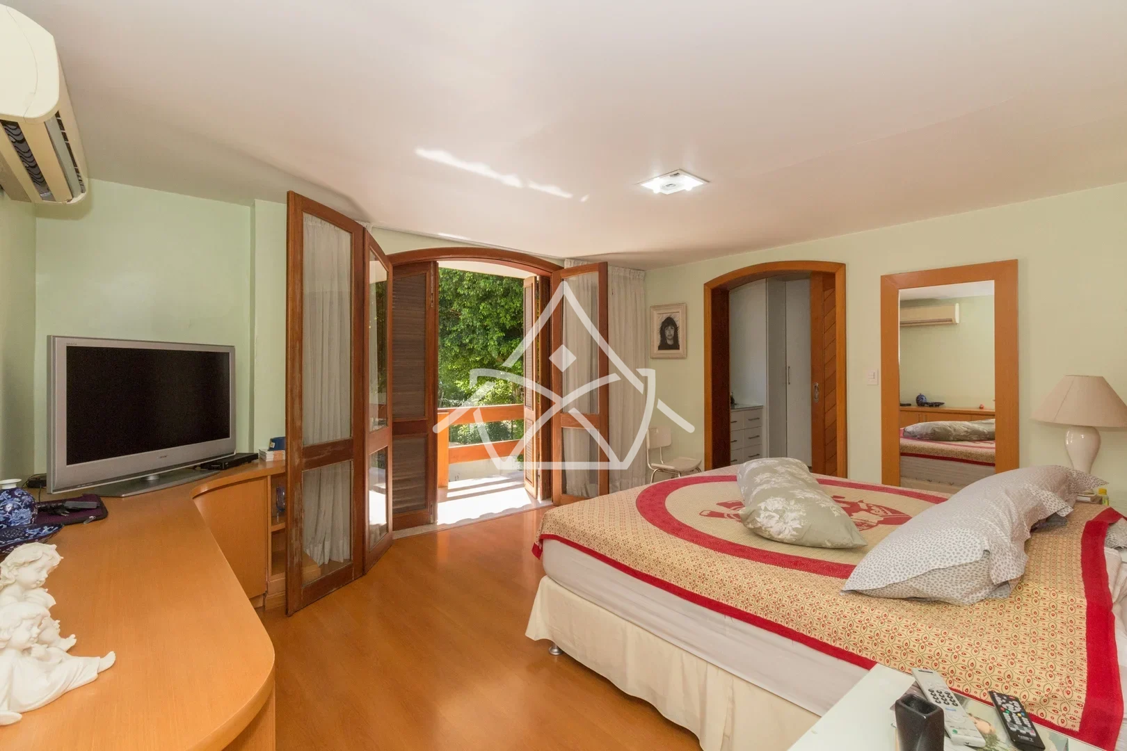 Casa Duplex com Subsolo na Barra da Tijuca