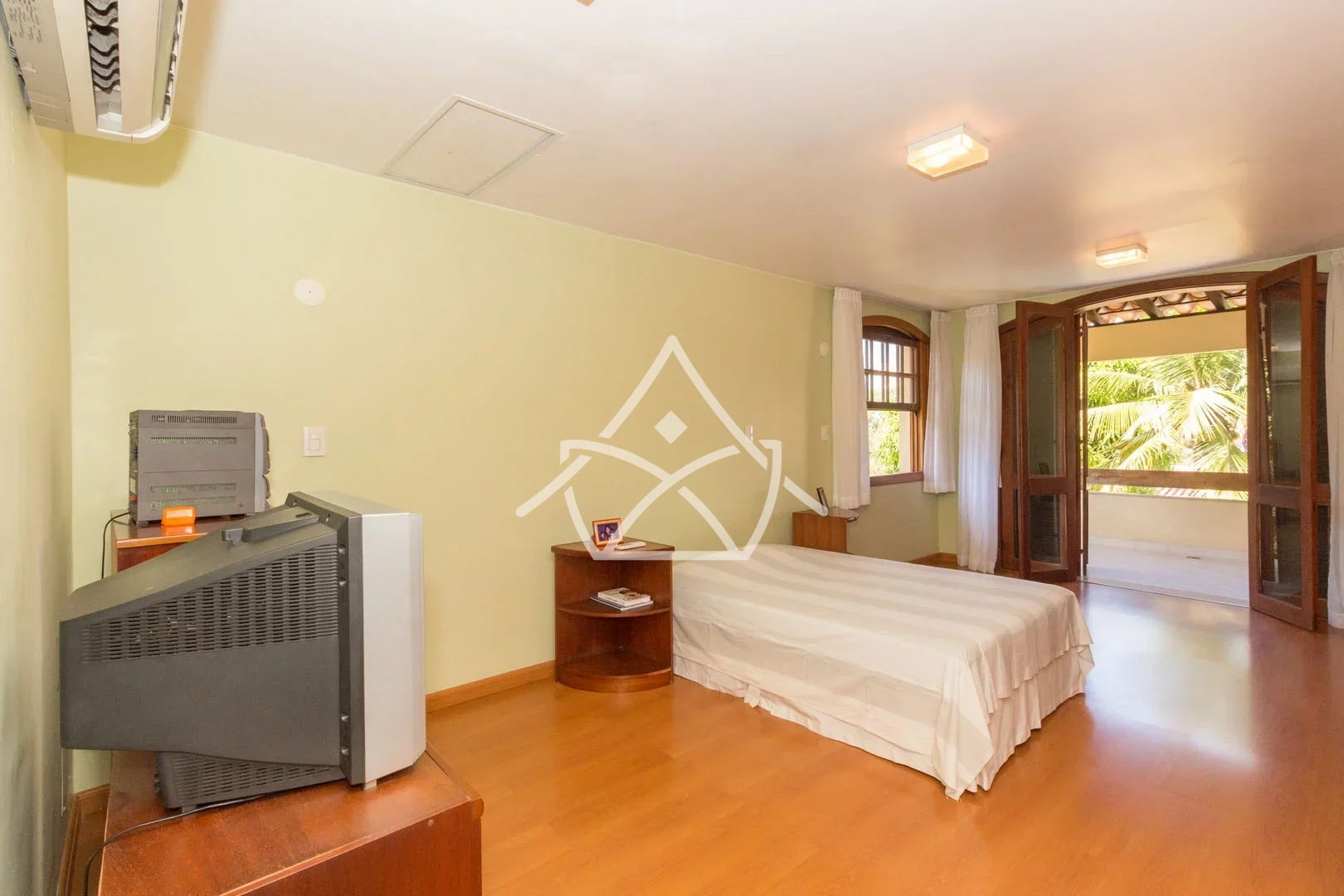 Casa Duplex com Subsolo na Barra da Tijuca