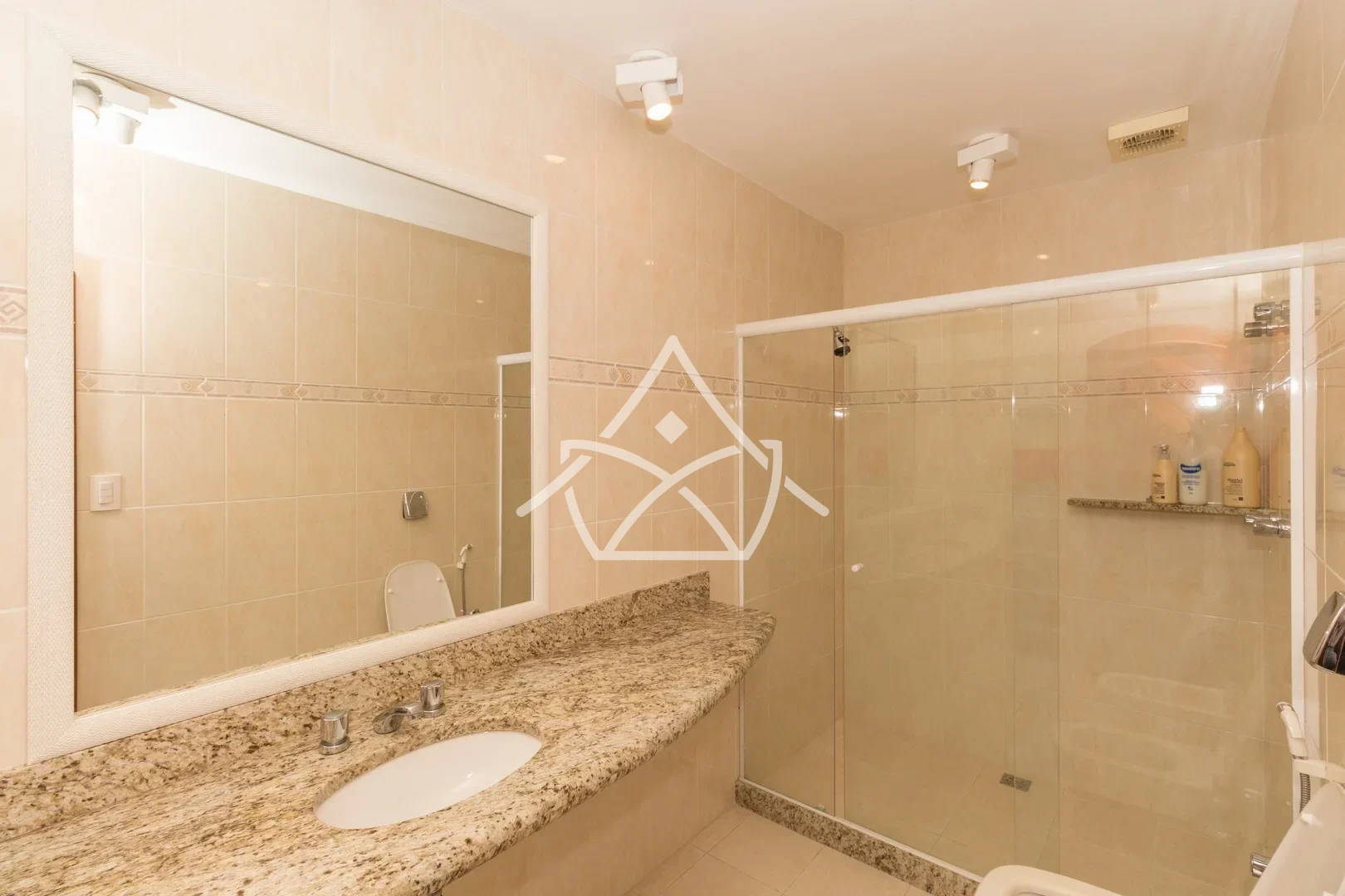 Casa Duplex com Subsolo na Barra da Tijuca