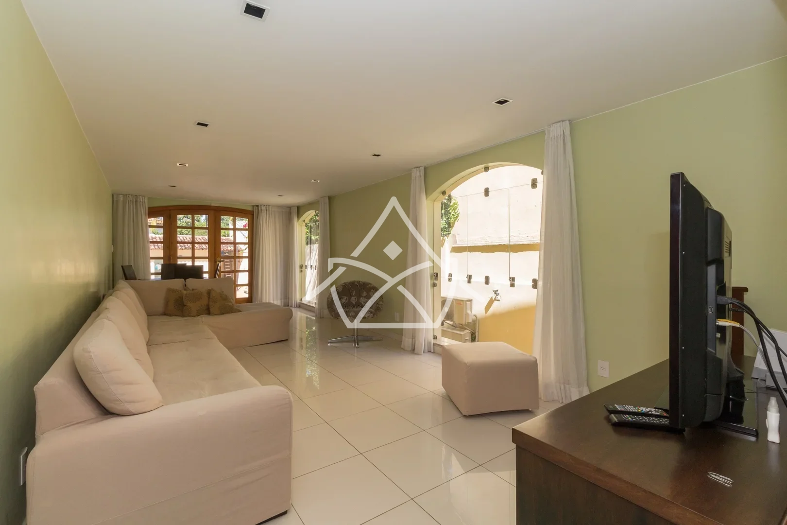 Casa Duplex com Subsolo na Barra da Tijuca