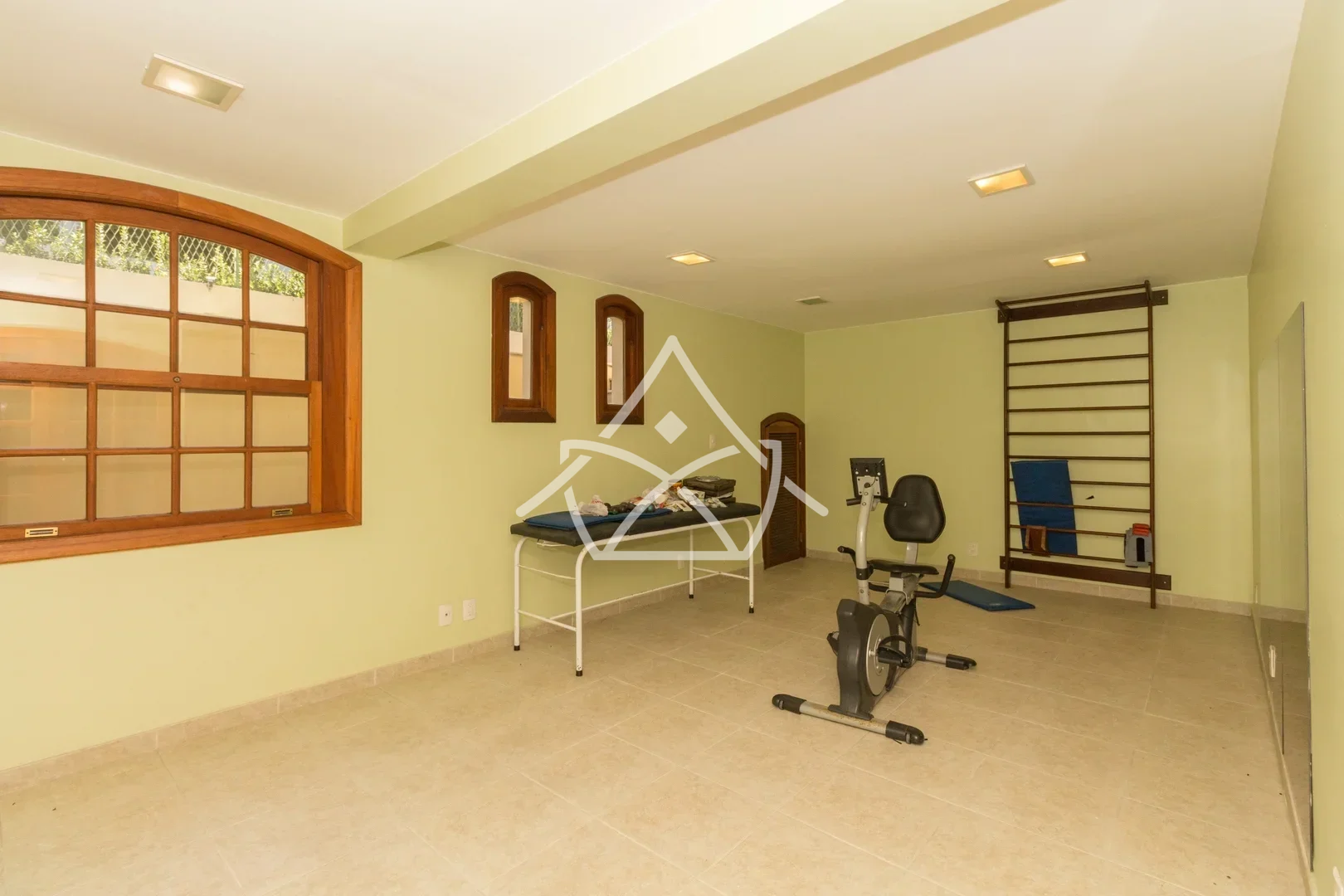 Casa Duplex com Subsolo na Barra da Tijuca