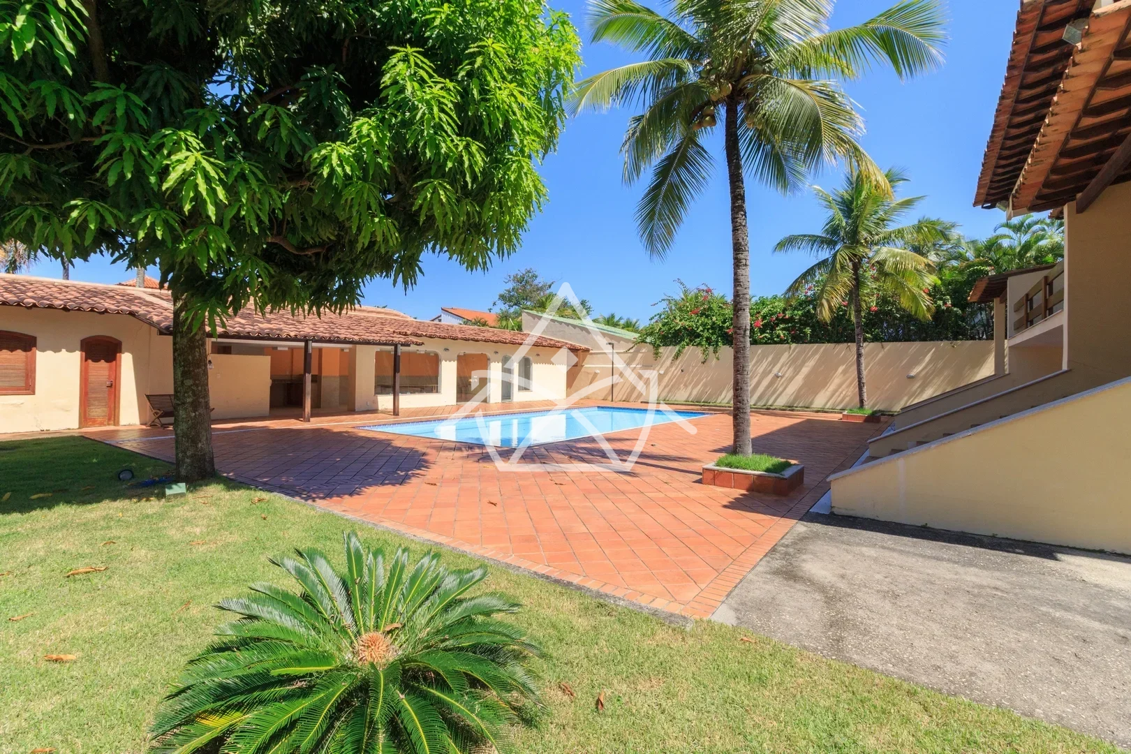 Casa Duplex com Subsolo na Barra da Tijuca